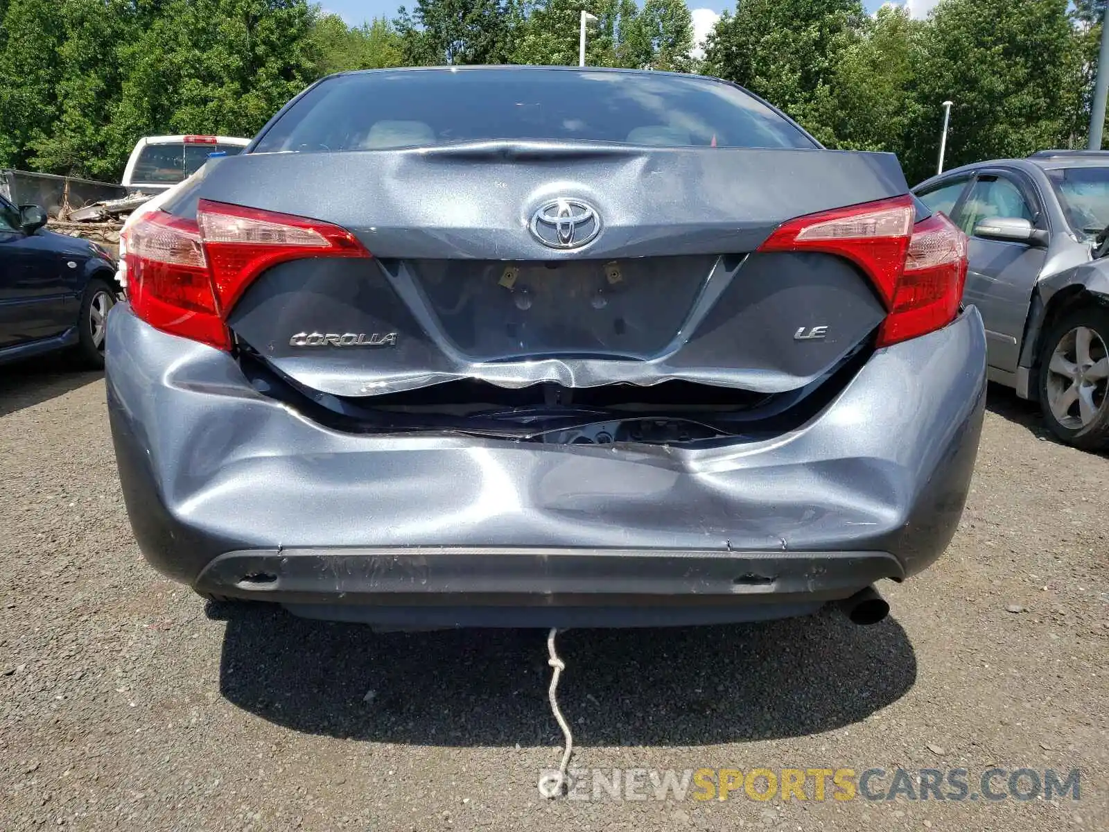 9 Photograph of a damaged car 2T1BURHE5KC237304 TOYOTA COROLLA 2019