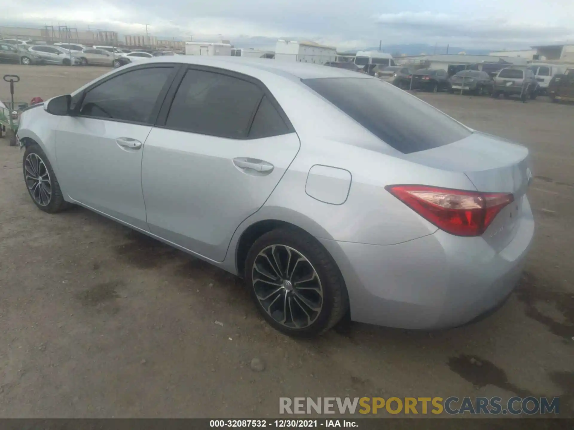 3 Фотография поврежденного автомобиля 2T1BURHE5KC237674 TOYOTA COROLLA 2019