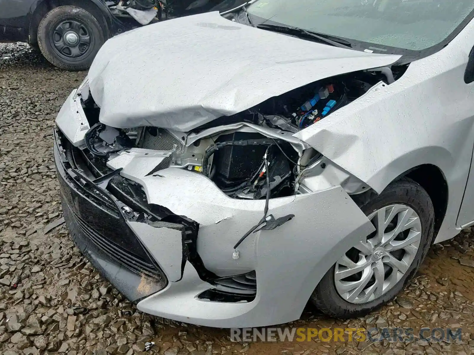 9 Photograph of a damaged car 2T1BURHE5KC237920 TOYOTA COROLLA 2019