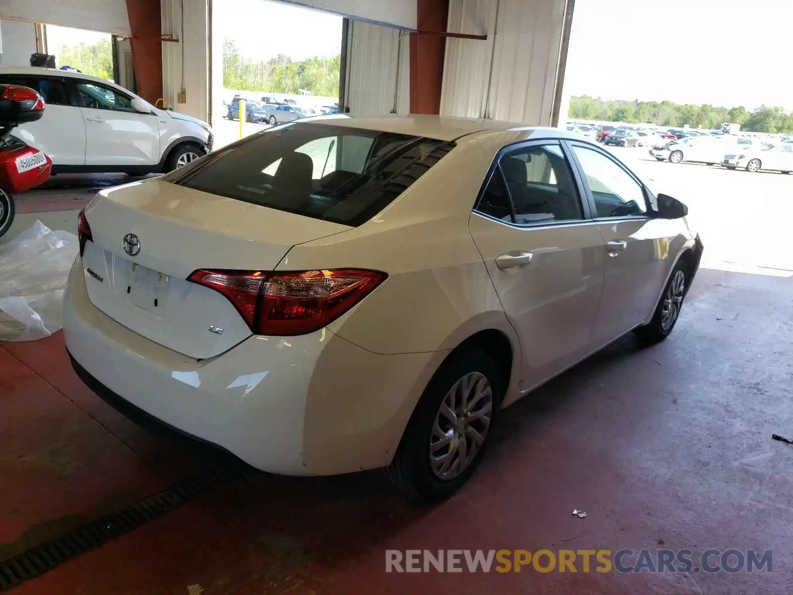 4 Photograph of a damaged car 2T1BURHE5KC237948 TOYOTA COROLLA 2019