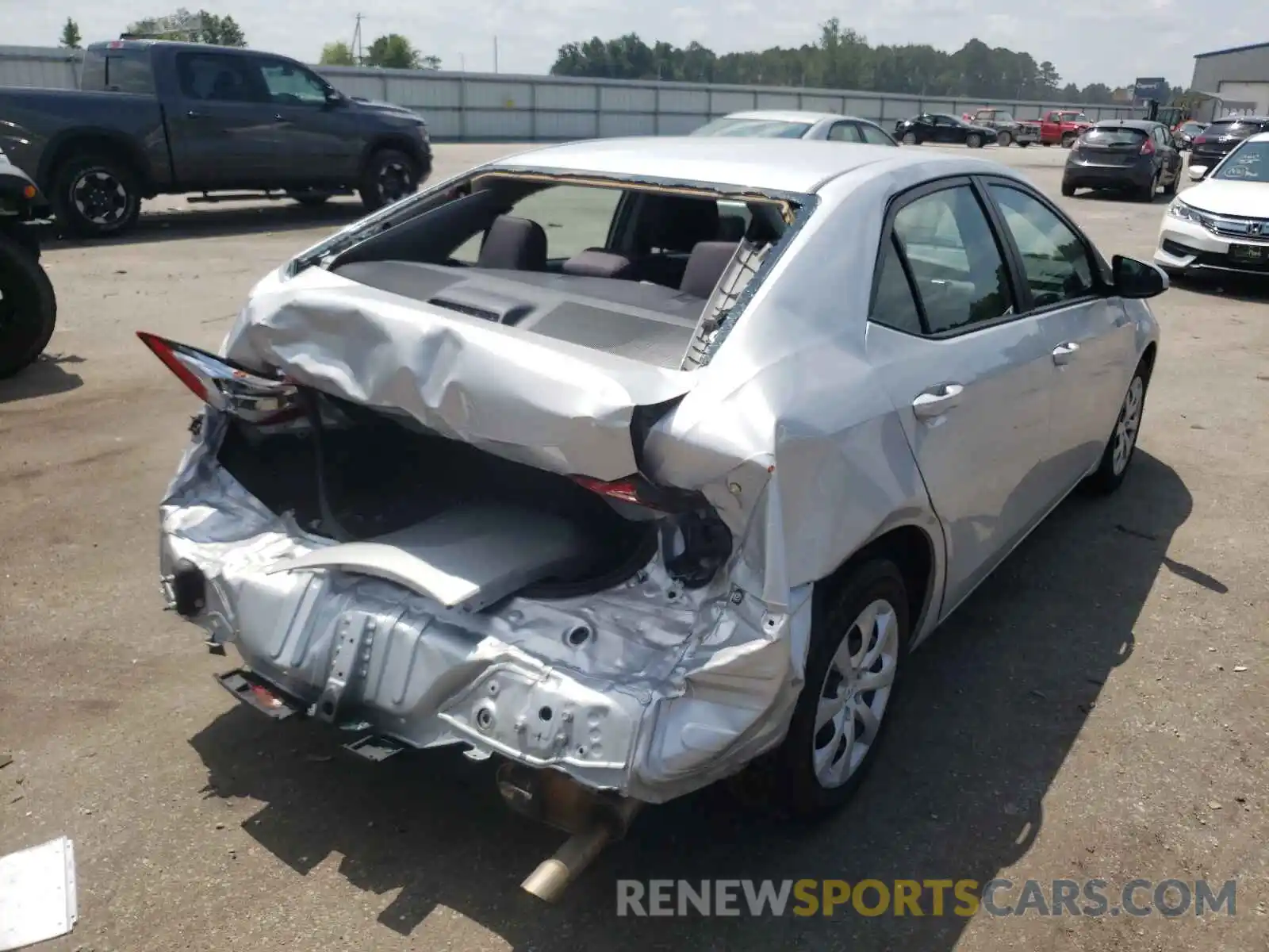 4 Photograph of a damaged car 2T1BURHE5KC237951 TOYOTA COROLLA 2019