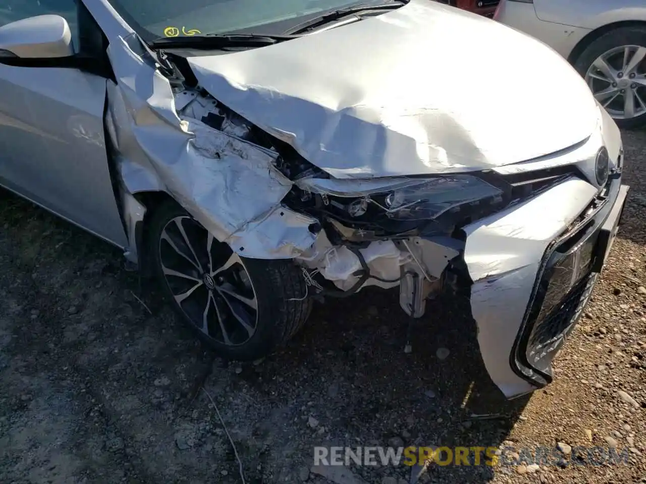 9 Photograph of a damaged car 2T1BURHE5KC238517 TOYOTA COROLLA 2019