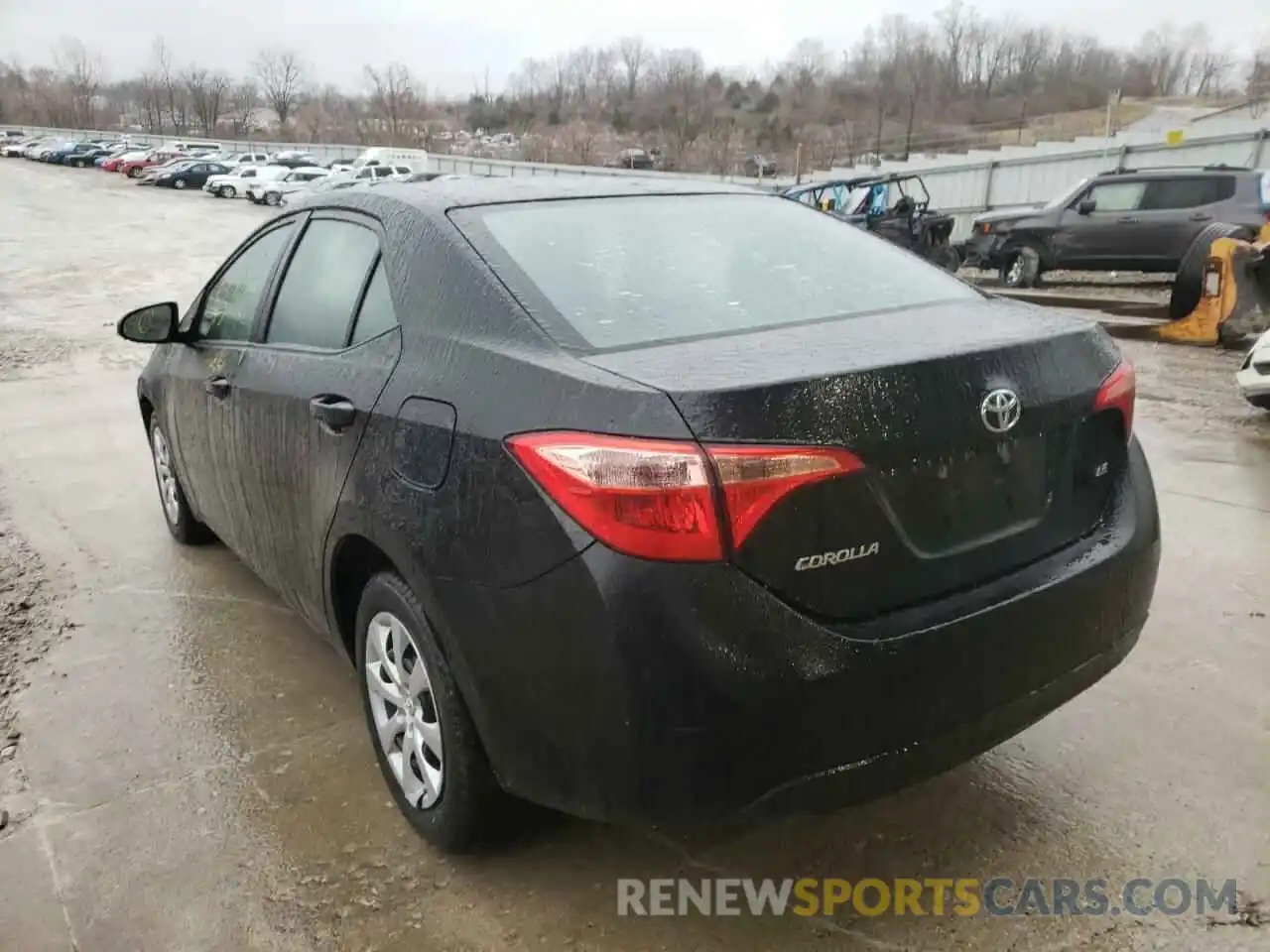 3 Photograph of a damaged car 2T1BURHE5KC238632 TOYOTA COROLLA 2019