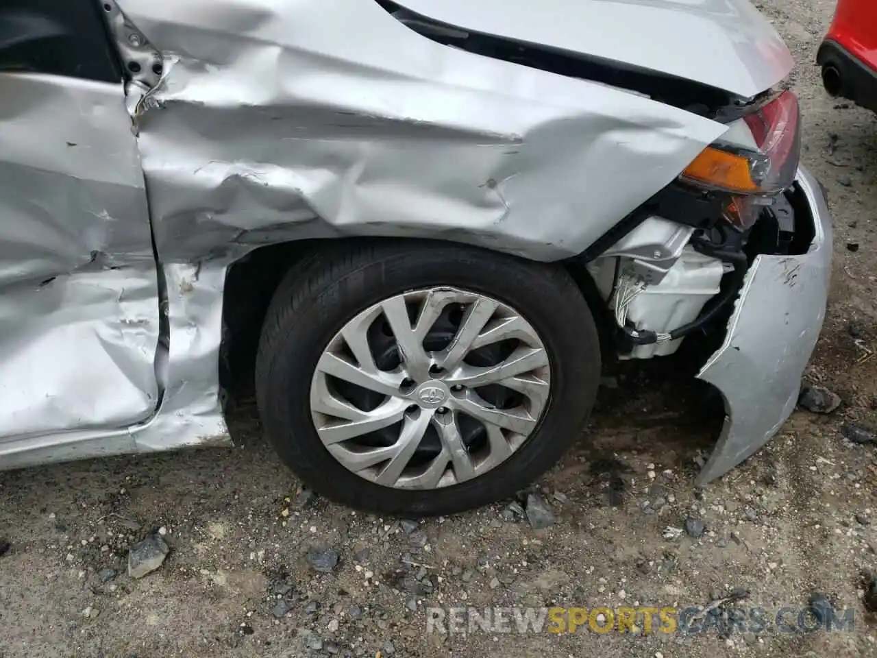 9 Photograph of a damaged car 2T1BURHE5KC239229 TOYOTA COROLLA 2019