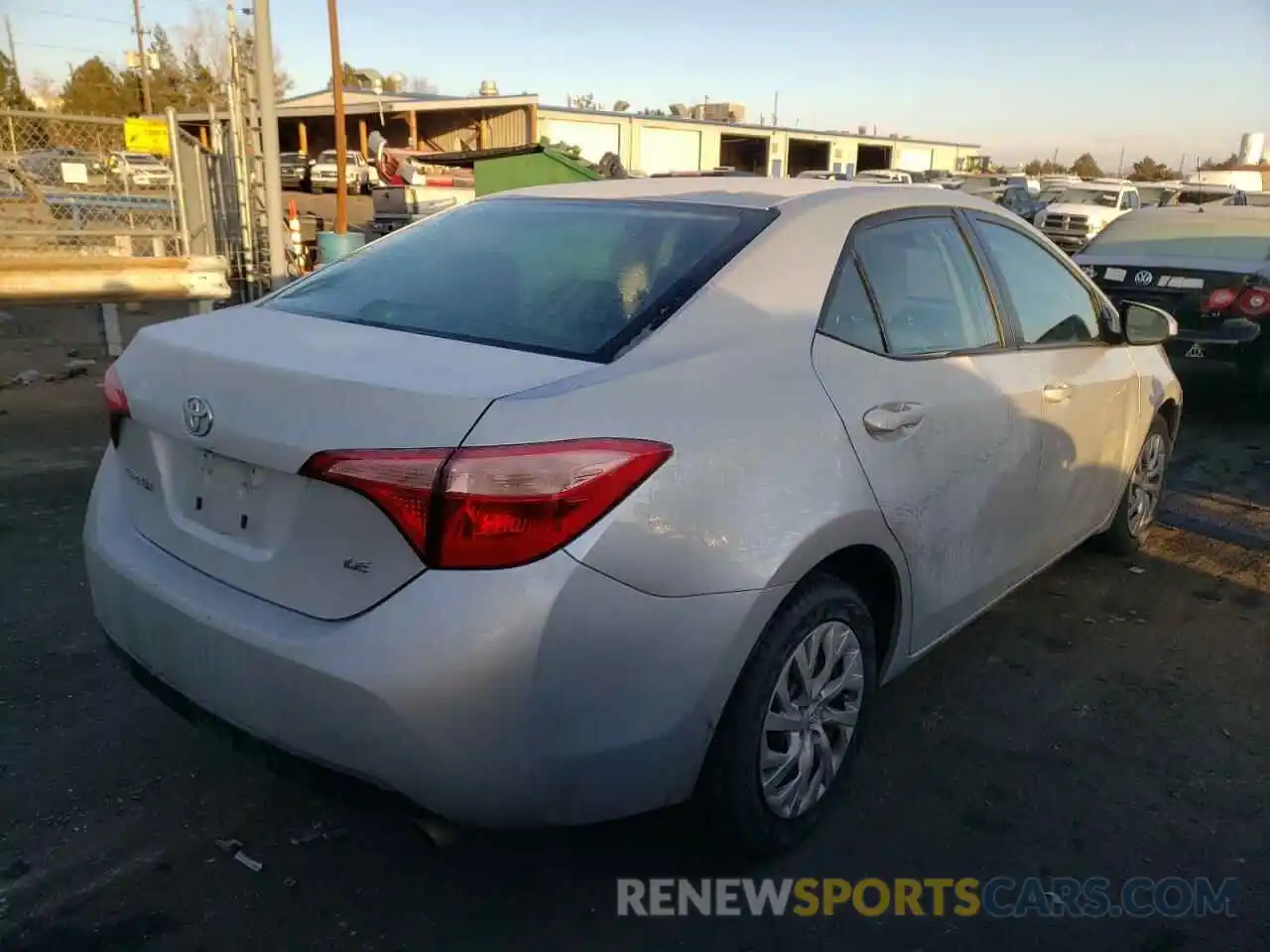 4 Photograph of a damaged car 2T1BURHE5KC239246 TOYOTA COROLLA 2019