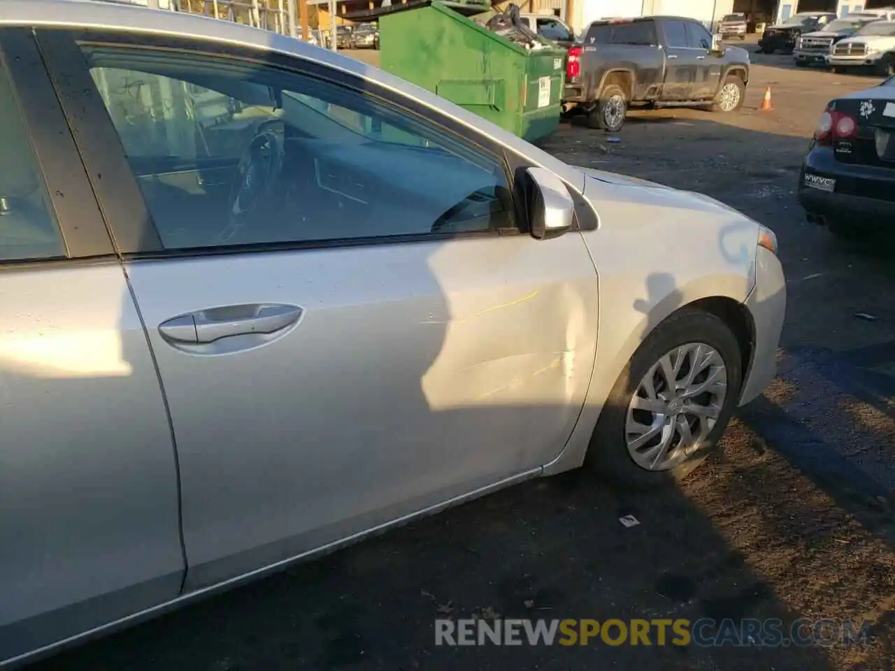 9 Photograph of a damaged car 2T1BURHE5KC239246 TOYOTA COROLLA 2019