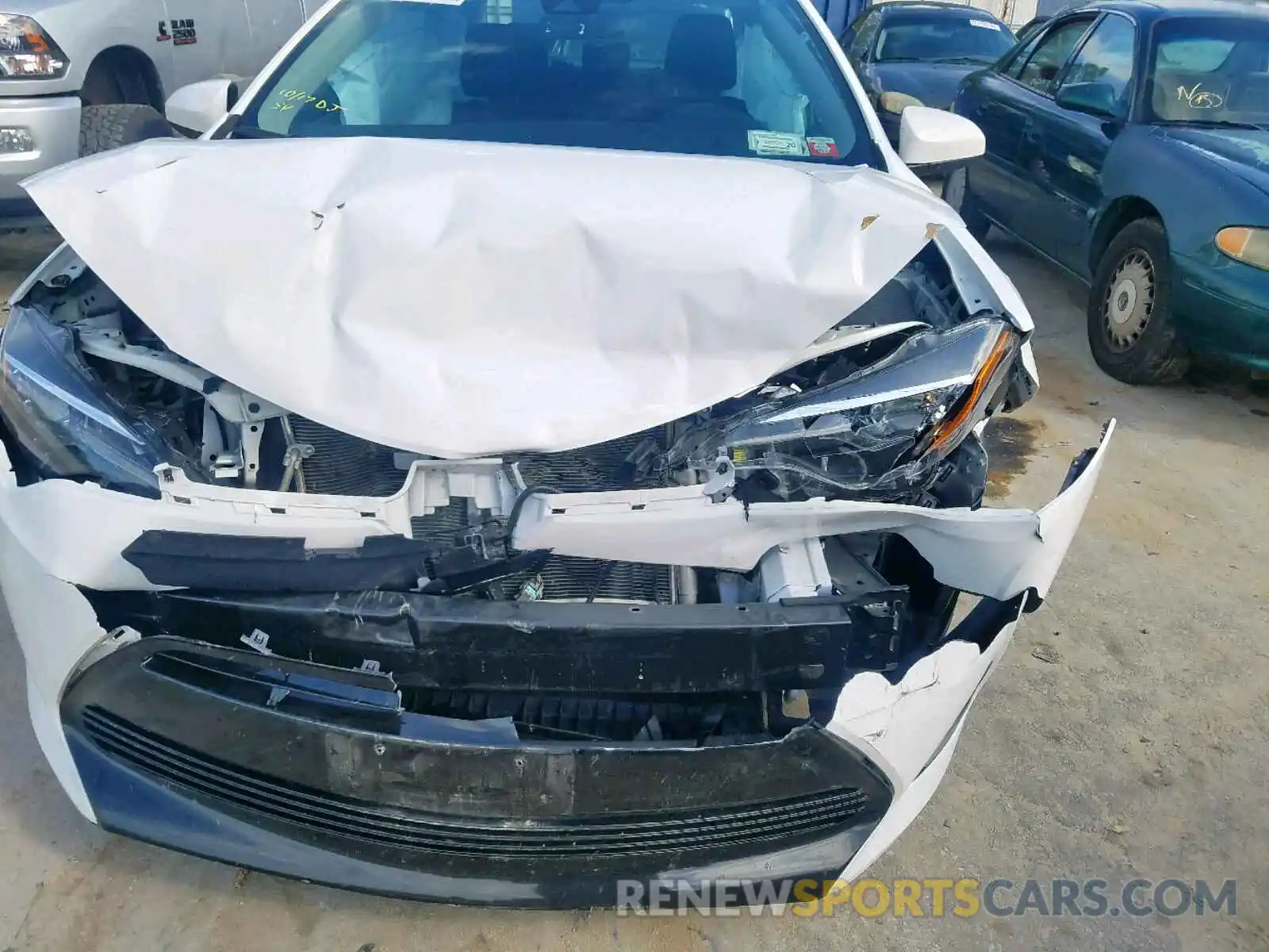 9 Photograph of a damaged car 2T1BURHE5KC239263 TOYOTA COROLLA 2019