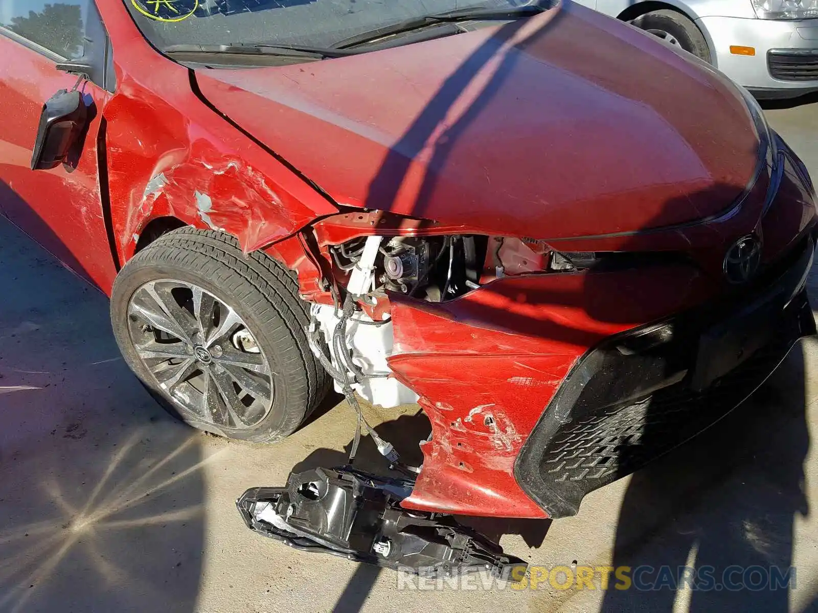 9 Photograph of a damaged car 2T1BURHE5KC239358 TOYOTA COROLLA 2019