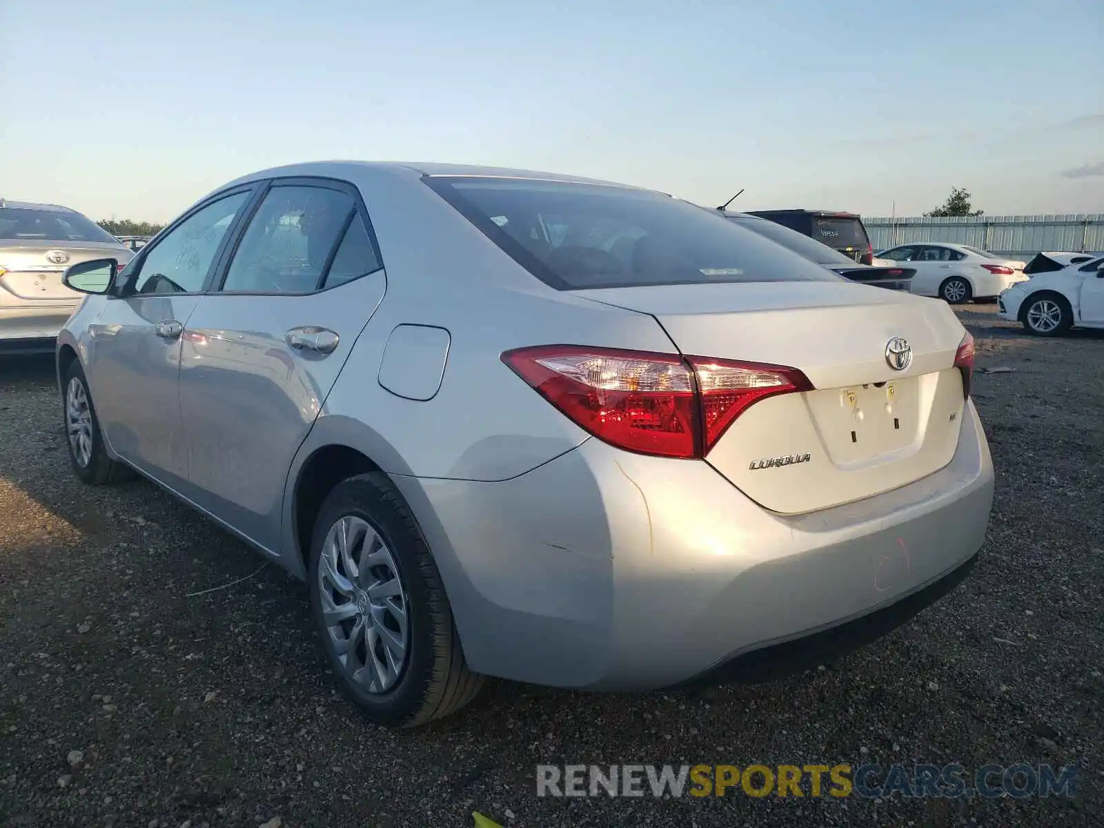 3 Photograph of a damaged car 2T1BURHE5KC239540 TOYOTA COROLLA 2019