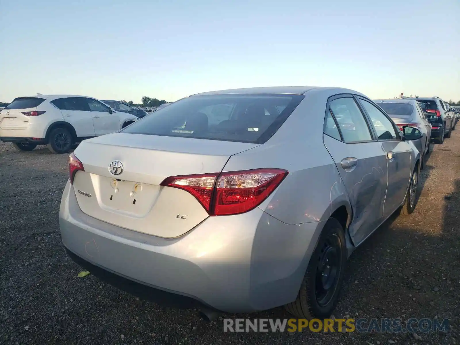 4 Photograph of a damaged car 2T1BURHE5KC239540 TOYOTA COROLLA 2019