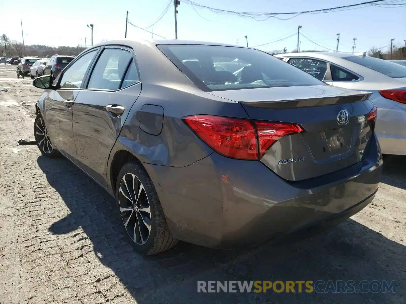 3 Photograph of a damaged car 2T1BURHE5KC239764 TOYOTA COROLLA 2019