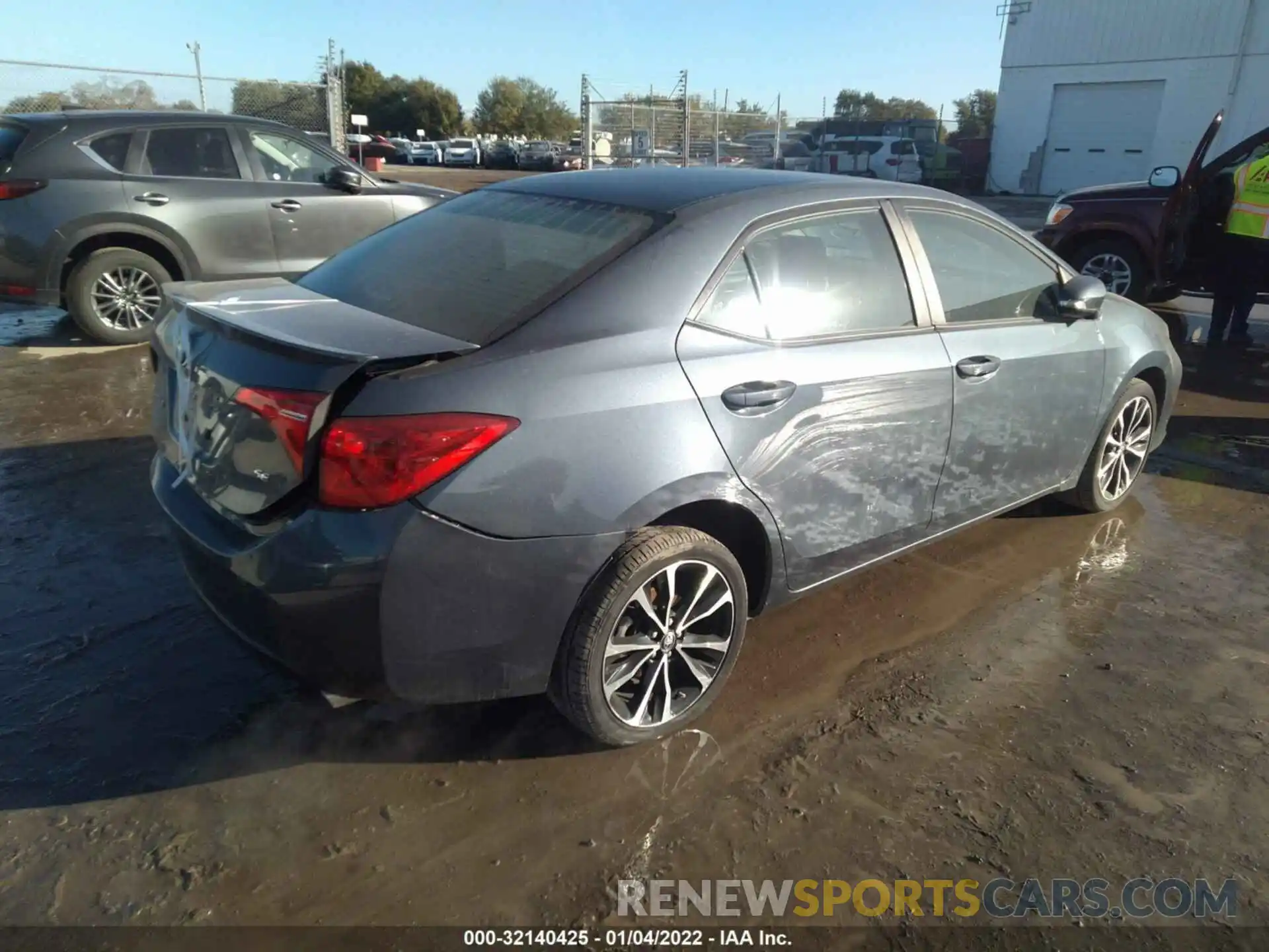 4 Photograph of a damaged car 2T1BURHE5KC240087 TOYOTA COROLLA 2019