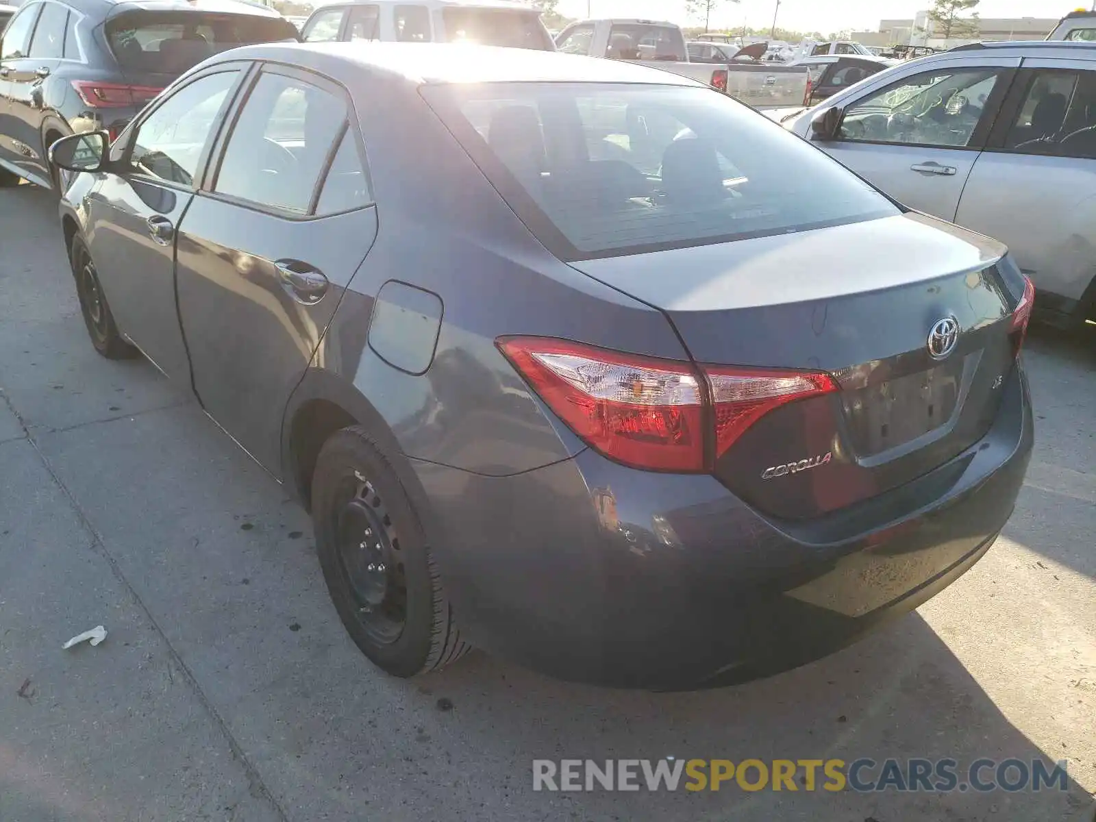 3 Photograph of a damaged car 2T1BURHE5KC240493 TOYOTA COROLLA 2019