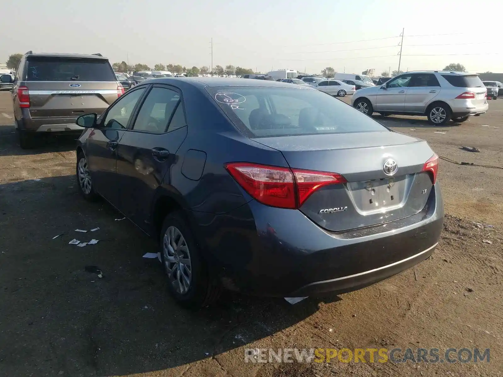 3 Photograph of a damaged car 2T1BURHE5KC240865 TOYOTA COROLLA 2019