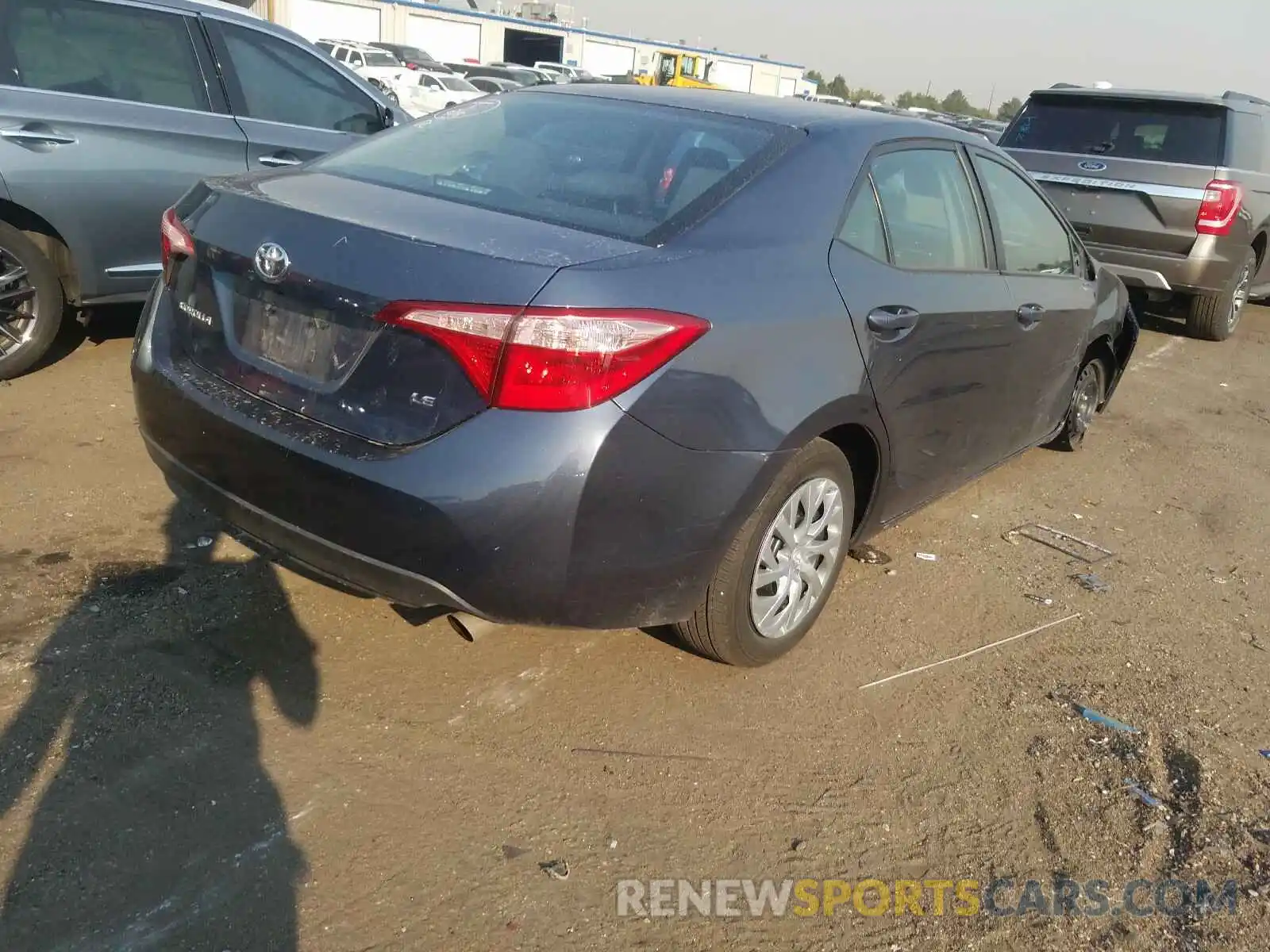 4 Photograph of a damaged car 2T1BURHE5KC240865 TOYOTA COROLLA 2019