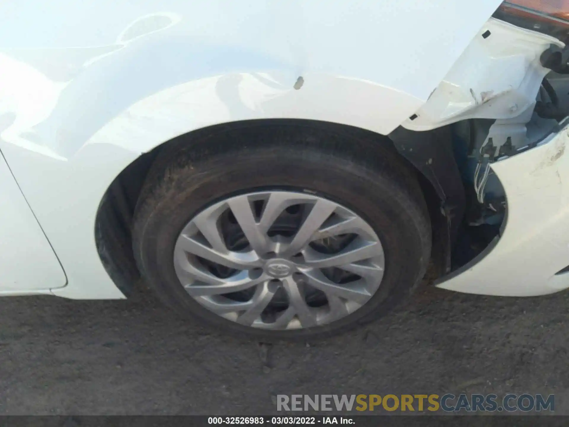 14 Photograph of a damaged car 2T1BURHE5KC240963 TOYOTA COROLLA 2019