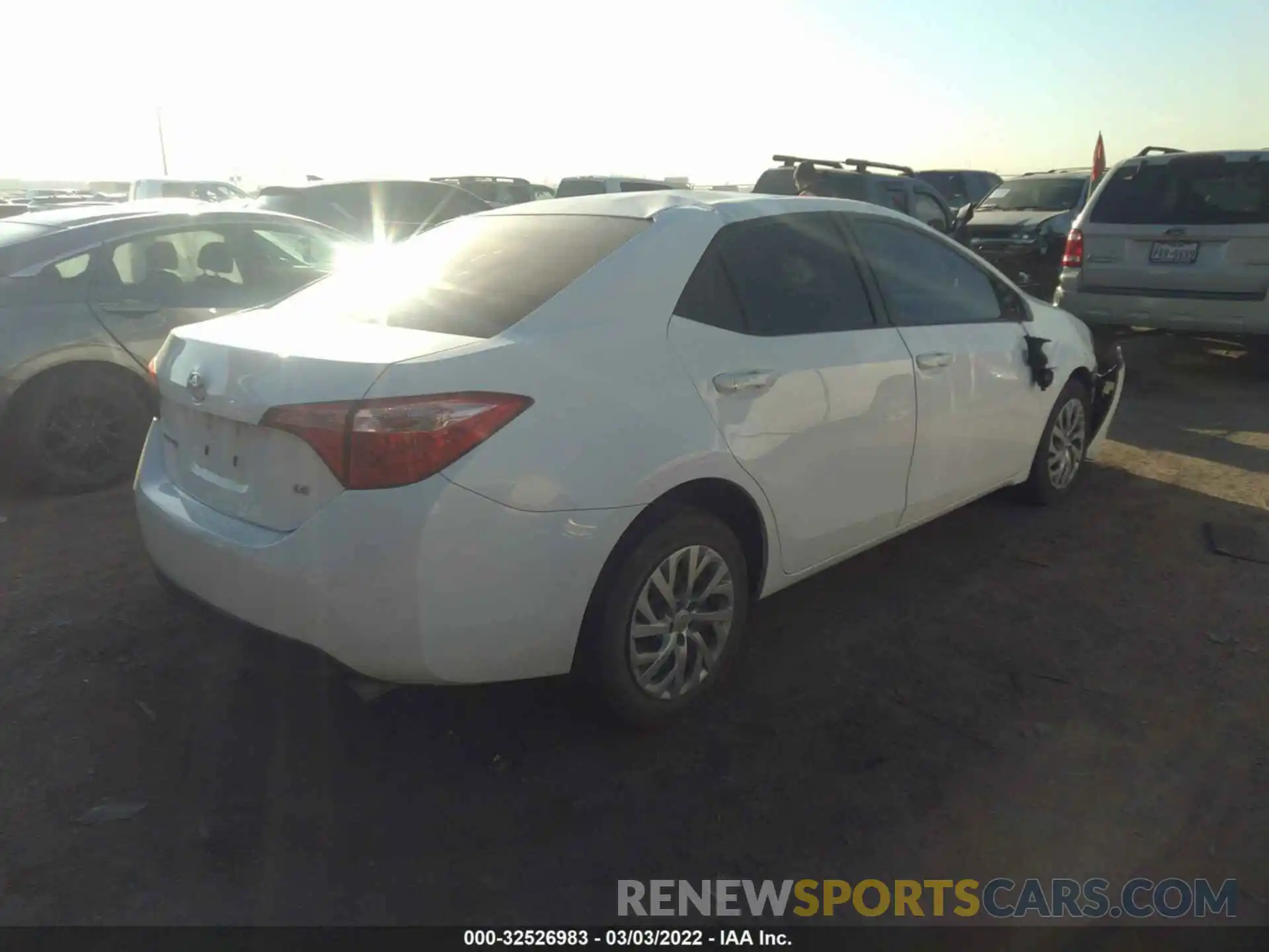 4 Photograph of a damaged car 2T1BURHE5KC240963 TOYOTA COROLLA 2019