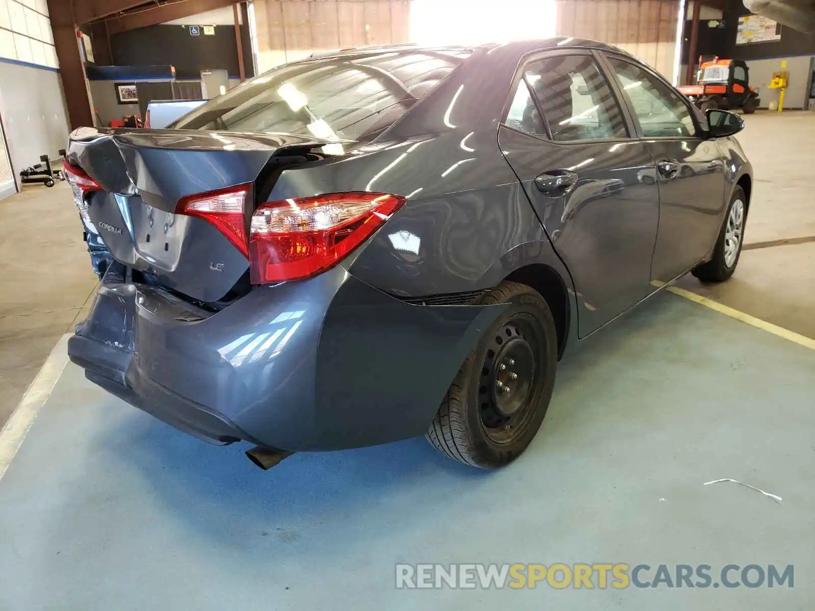 4 Photograph of a damaged car 2T1BURHE5KC242471 TOYOTA COROLLA 2019