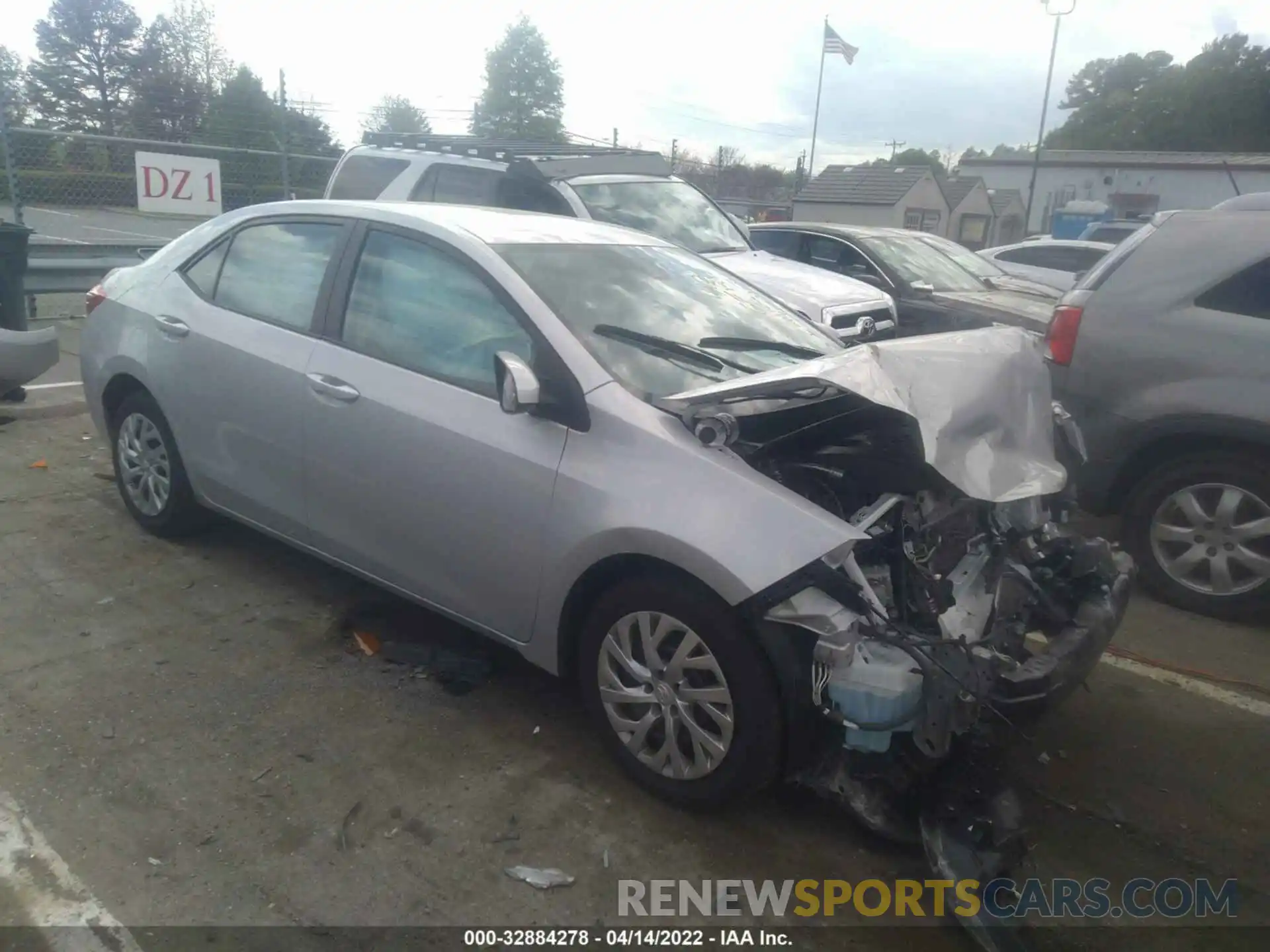 1 Photograph of a damaged car 2T1BURHE5KC242678 TOYOTA COROLLA 2019