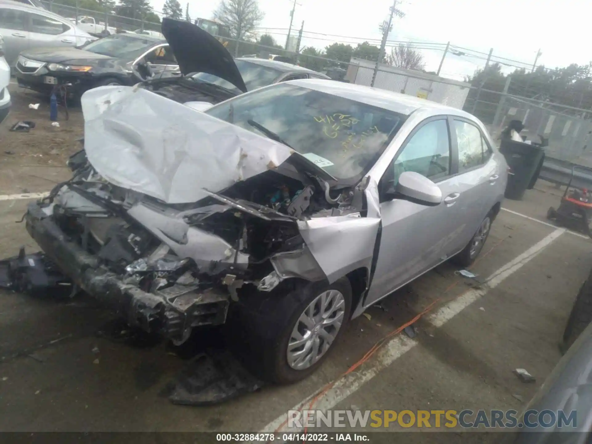 2 Photograph of a damaged car 2T1BURHE5KC242678 TOYOTA COROLLA 2019