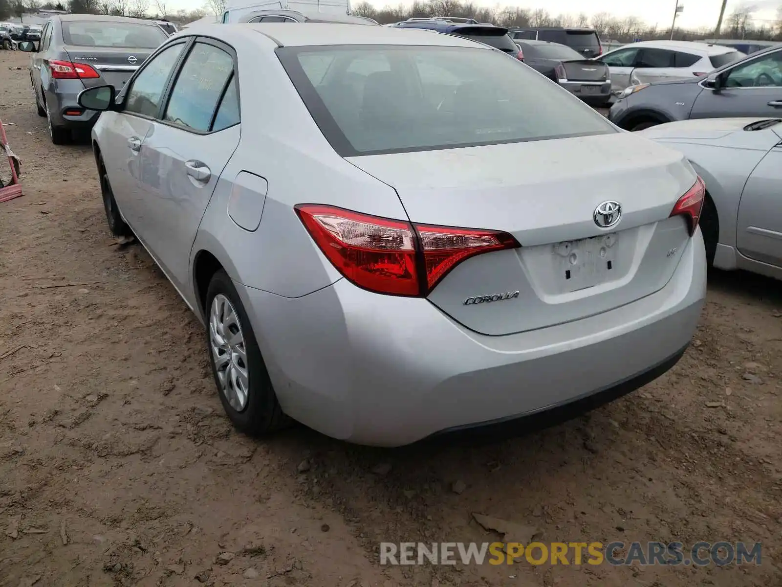 3 Photograph of a damaged car 2T1BURHE5KC242972 TOYOTA COROLLA 2019