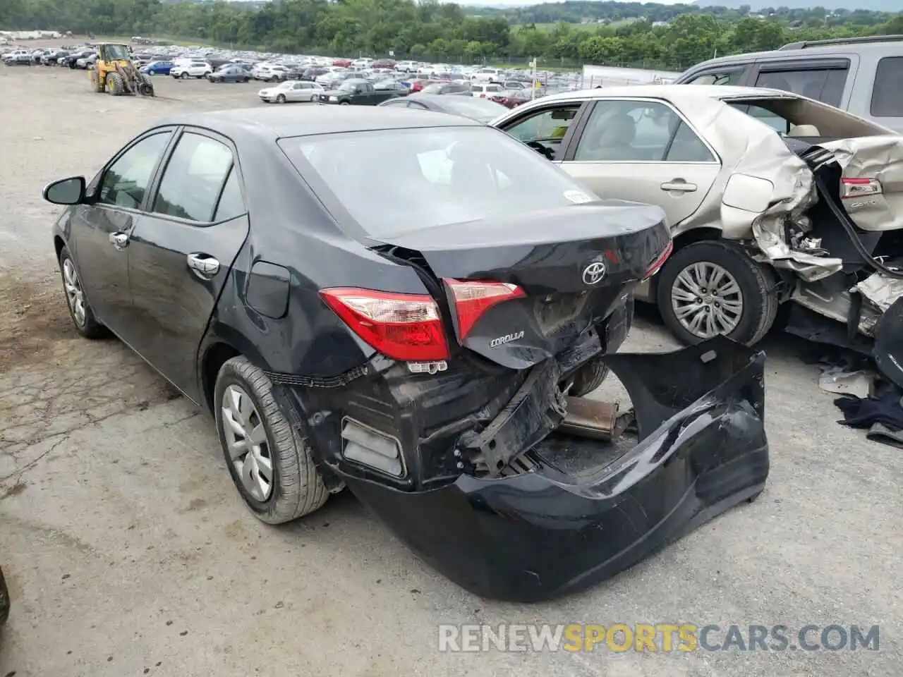 3 Photograph of a damaged car 2T1BURHE5KC243085 TOYOTA COROLLA 2019