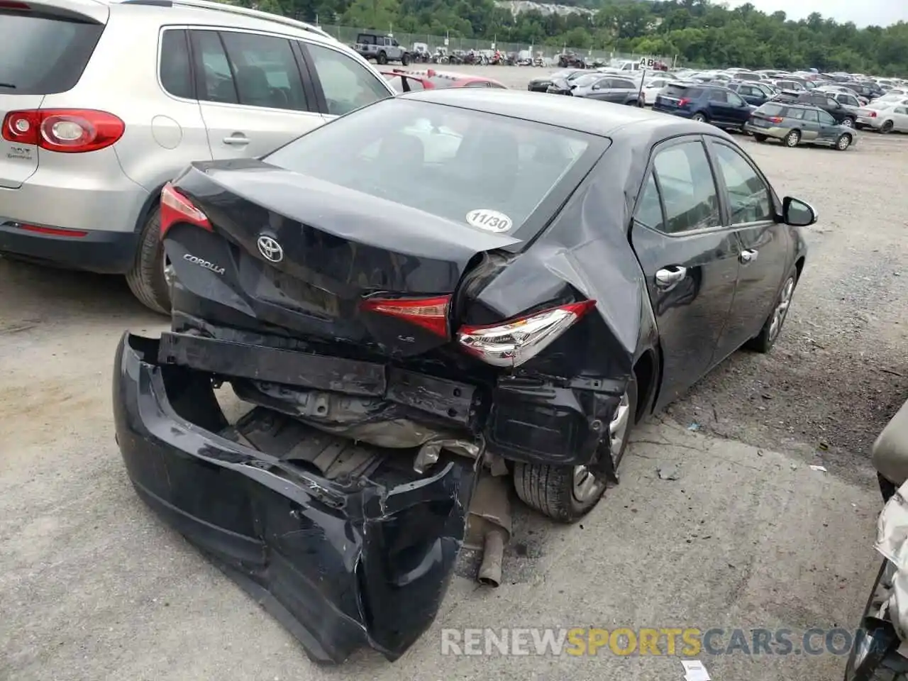 4 Photograph of a damaged car 2T1BURHE5KC243085 TOYOTA COROLLA 2019