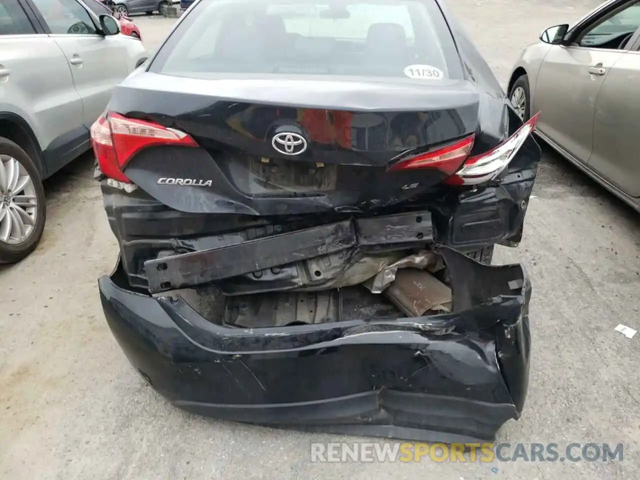 9 Photograph of a damaged car 2T1BURHE5KC243085 TOYOTA COROLLA 2019