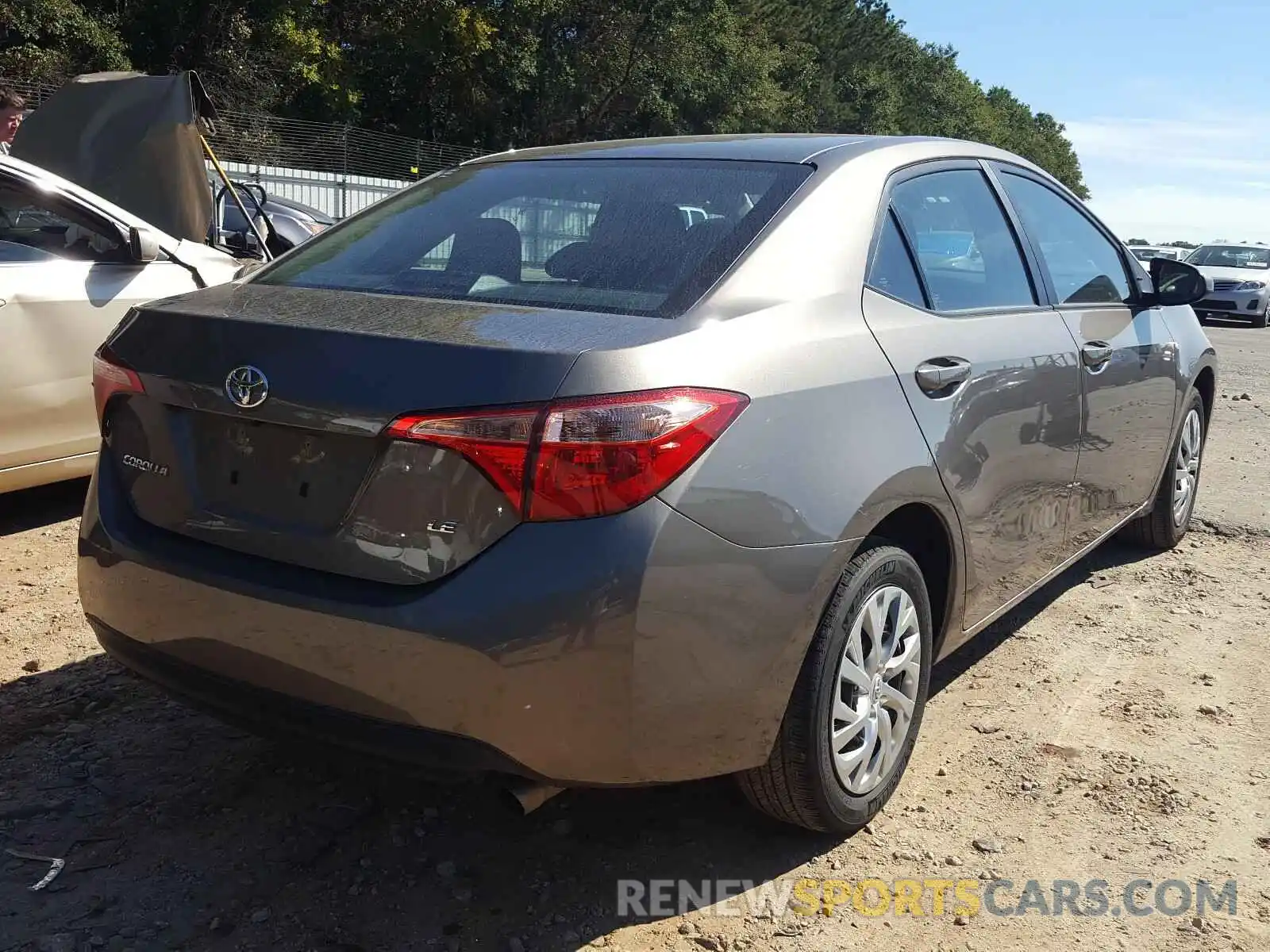 4 Photograph of a damaged car 2T1BURHE5KC243295 TOYOTA COROLLA 2019