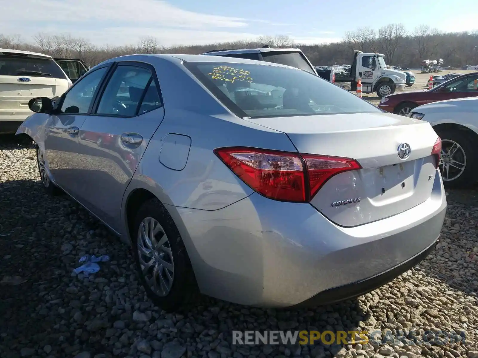 3 Photograph of a damaged car 2T1BURHE5KC243412 TOYOTA COROLLA 2019