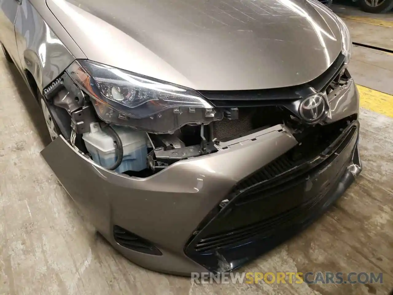 9 Photograph of a damaged car 2T1BURHE5KC243460 TOYOTA COROLLA 2019