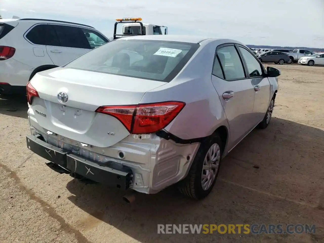 4 Photograph of a damaged car 2T1BURHE5KC243815 TOYOTA COROLLA 2019