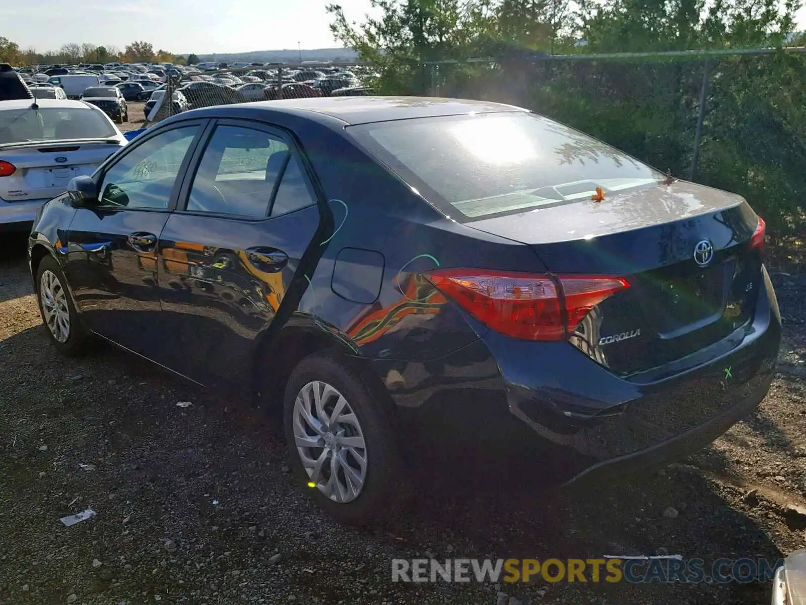 3 Photograph of a damaged car 2T1BURHE5KC244592 TOYOTA COROLLA 2019