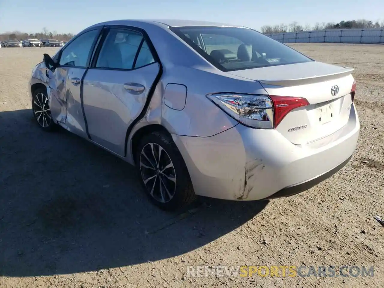 3 Photograph of a damaged car 2T1BURHE5KC245239 TOYOTA COROLLA 2019