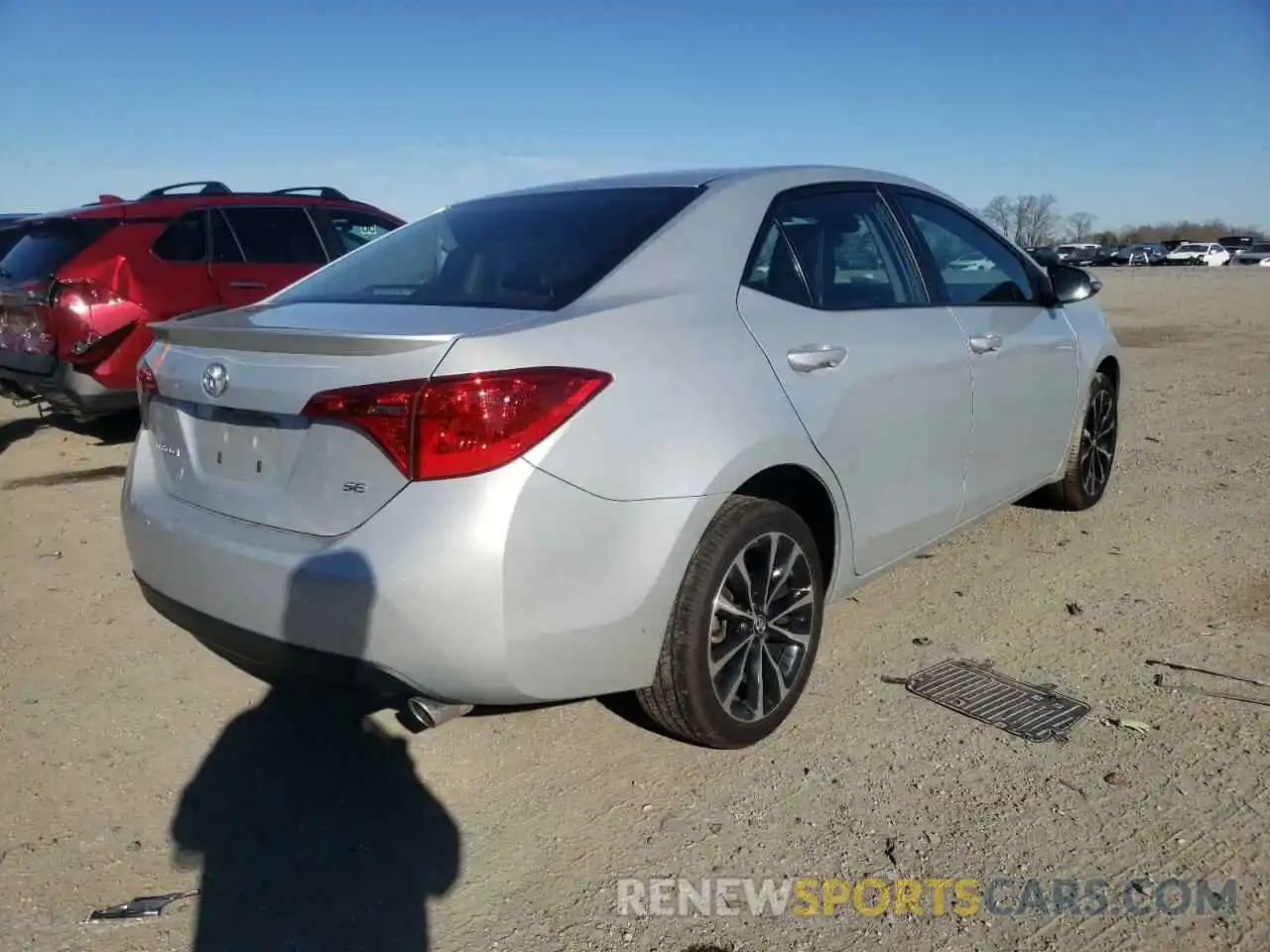 4 Photograph of a damaged car 2T1BURHE5KC245239 TOYOTA COROLLA 2019