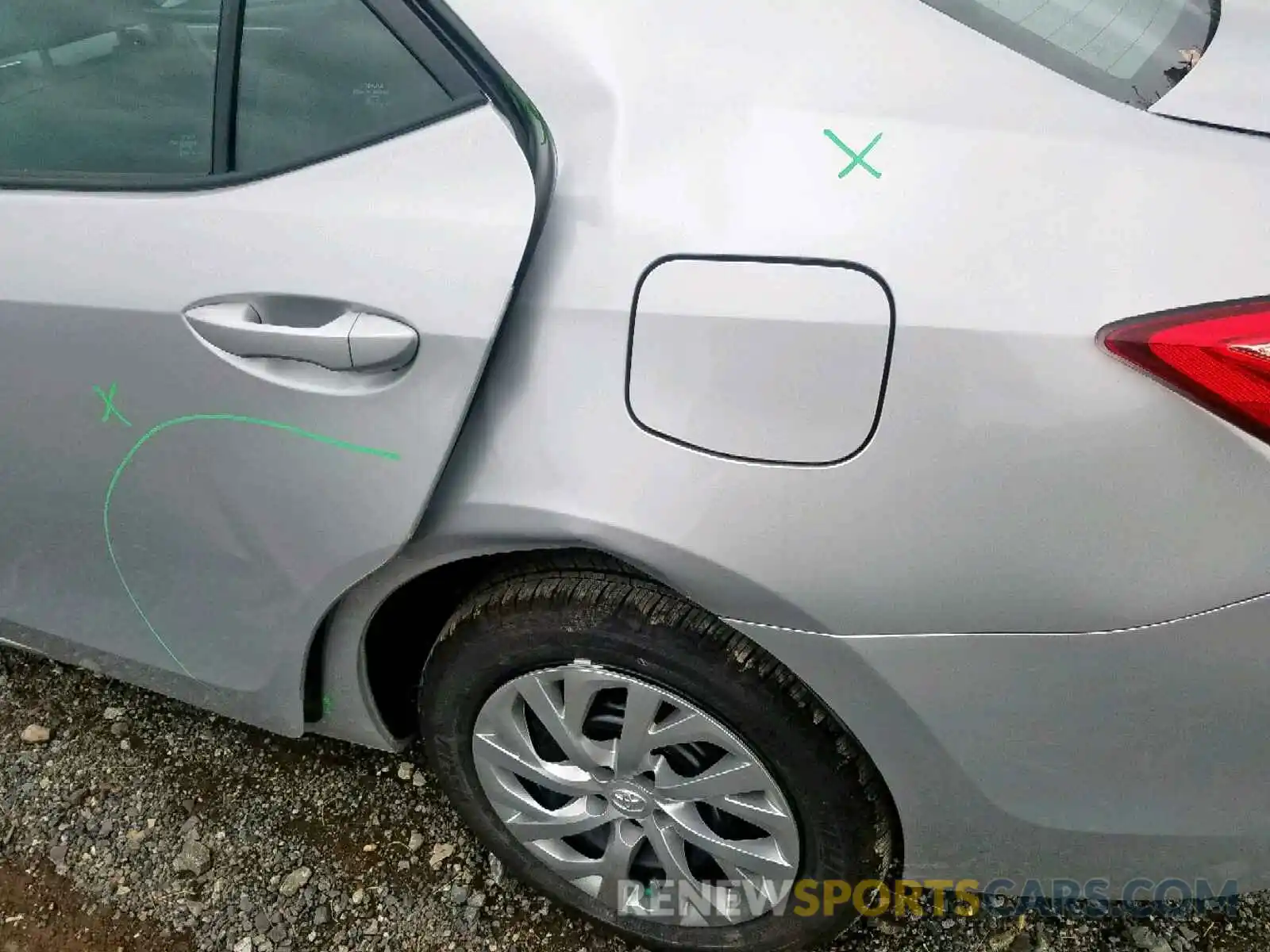 9 Photograph of a damaged car 2T1BURHE5KC245256 TOYOTA COROLLA 2019