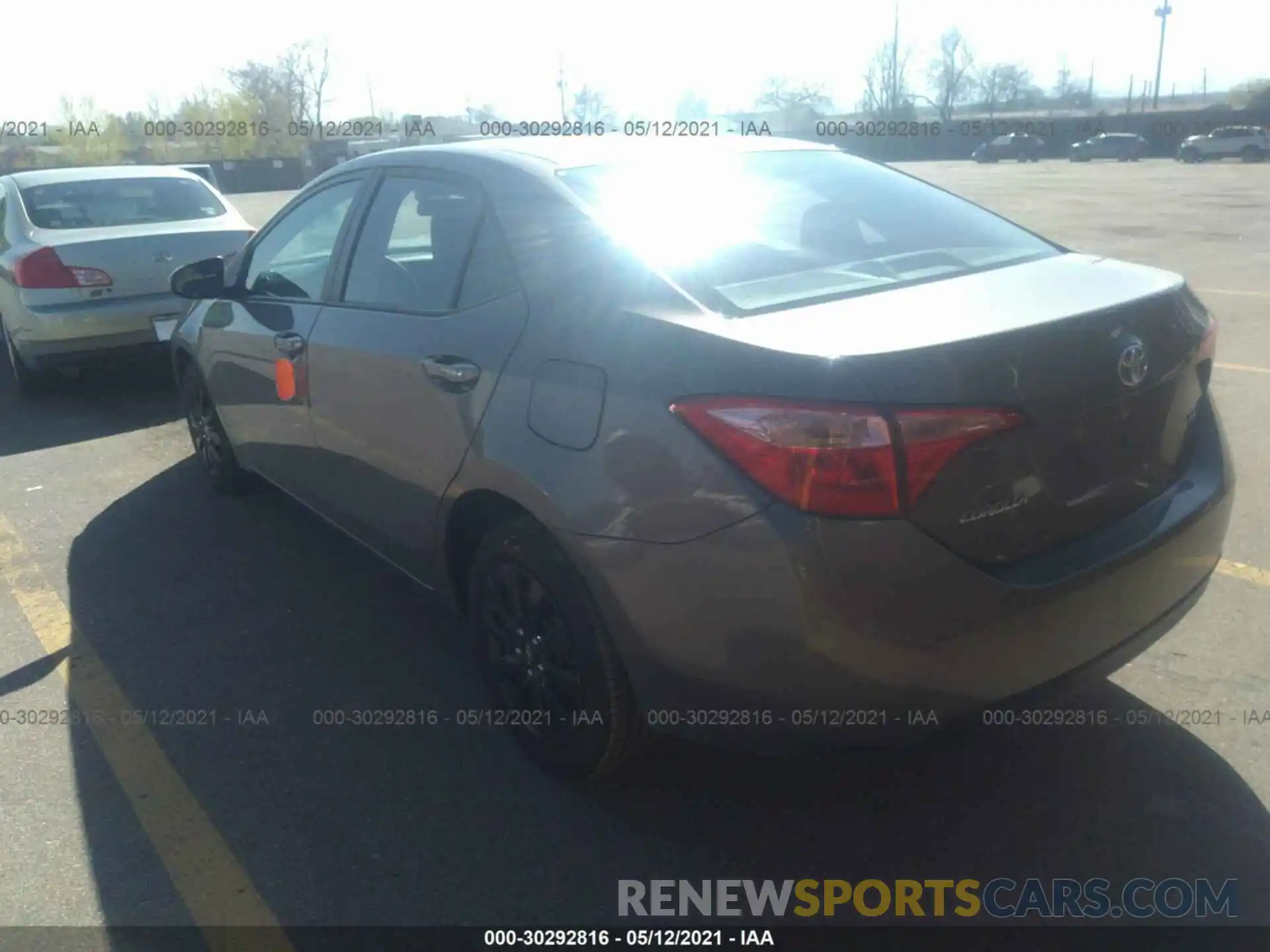 3 Photograph of a damaged car 2T1BURHE5KC245628 TOYOTA COROLLA 2019