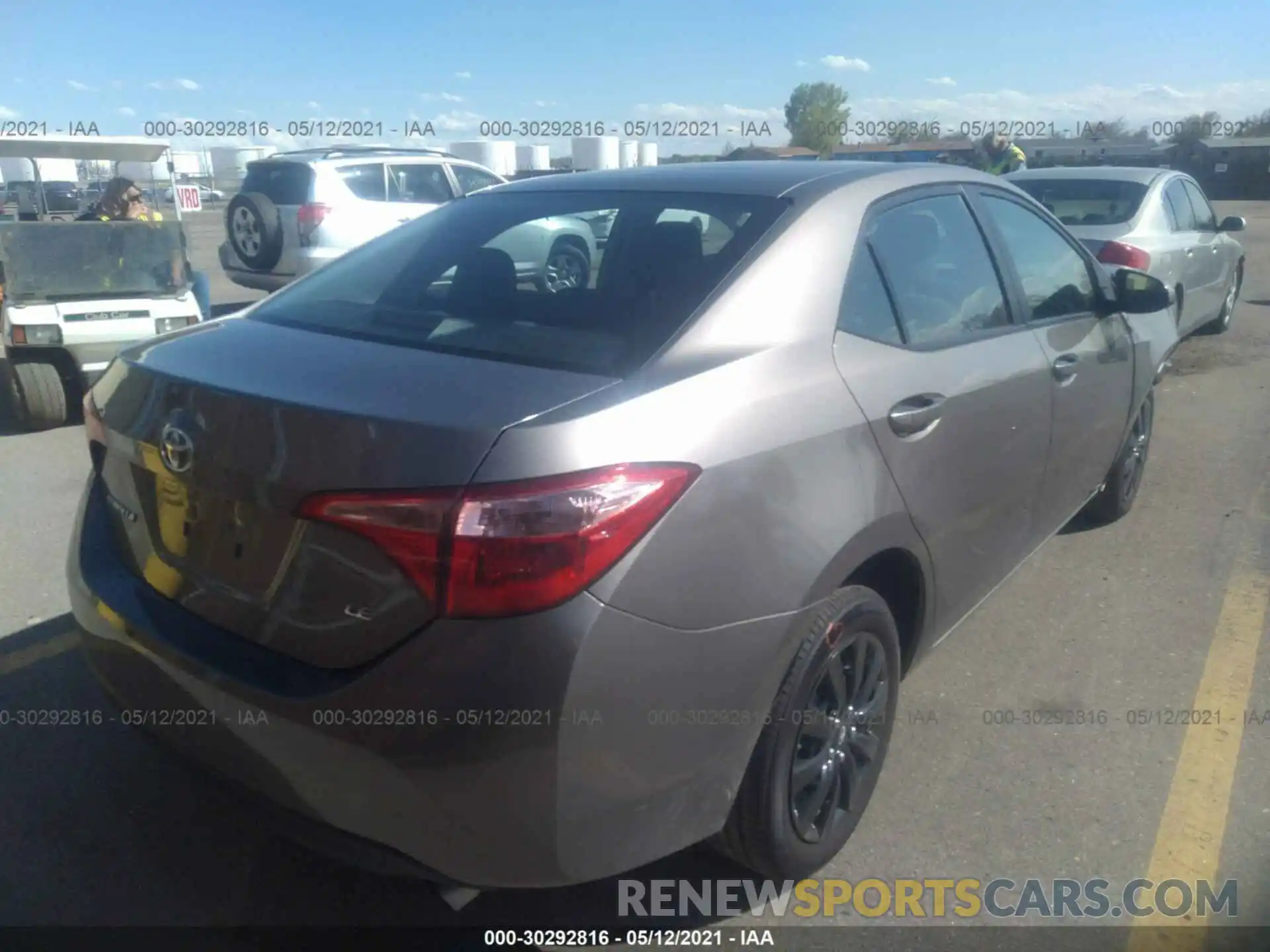 4 Photograph of a damaged car 2T1BURHE5KC245628 TOYOTA COROLLA 2019