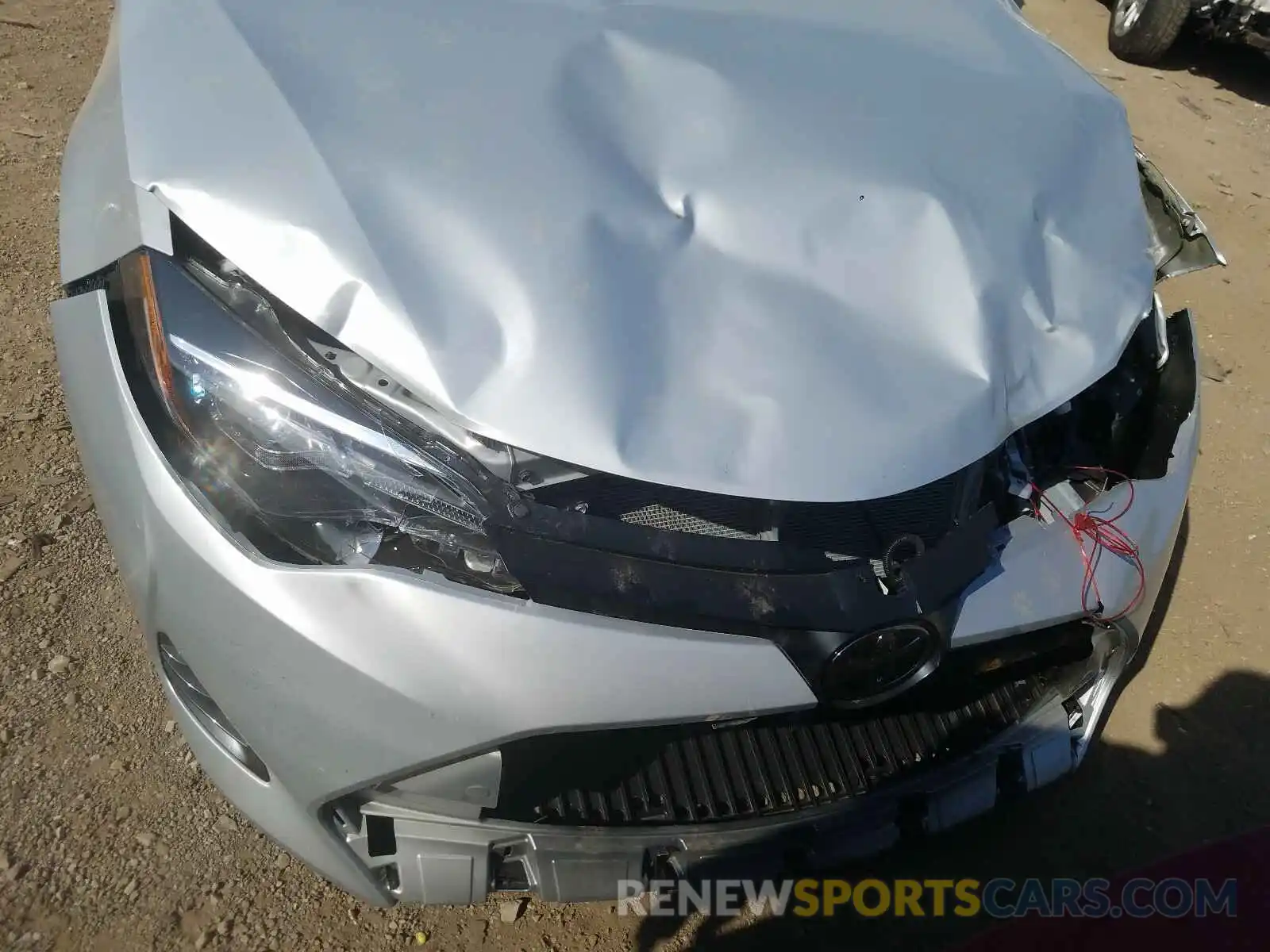 9 Photograph of a damaged car 2T1BURHE5KC245709 TOYOTA COROLLA 2019