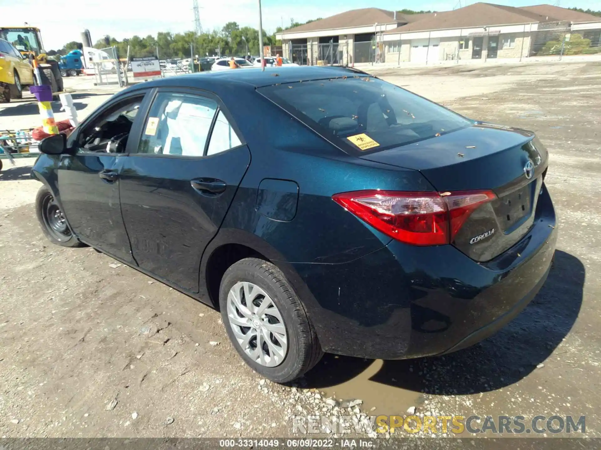 3 Photograph of a damaged car 2T1BURHE5KC245905 TOYOTA COROLLA 2019