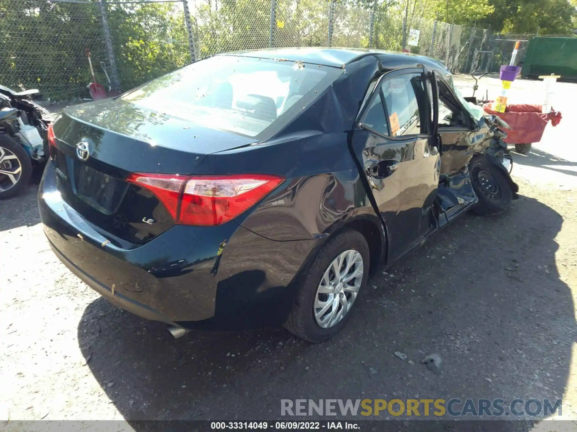 4 Photograph of a damaged car 2T1BURHE5KC245905 TOYOTA COROLLA 2019