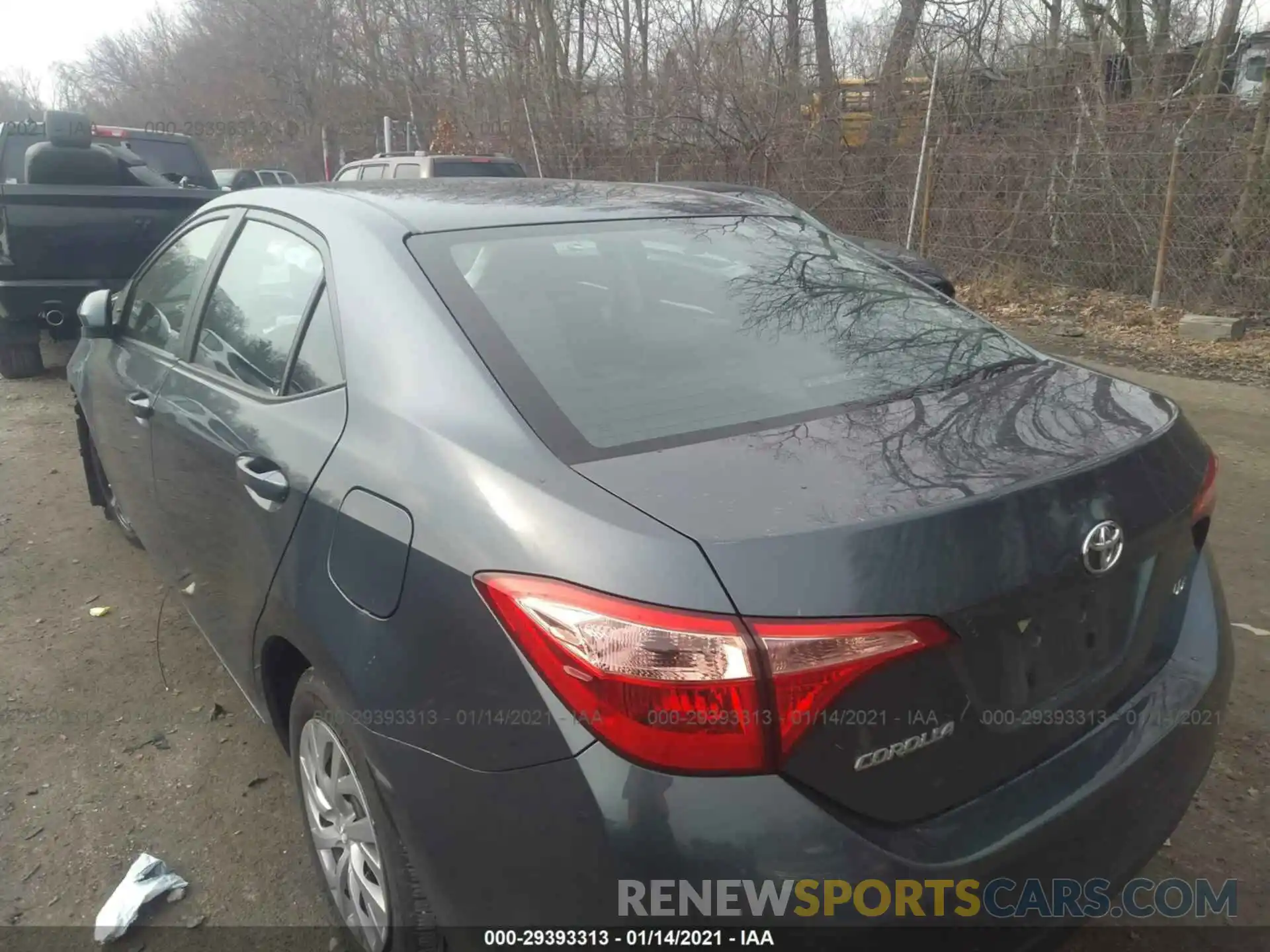 3 Photograph of a damaged car 2T1BURHE5KC246293 TOYOTA COROLLA 2019