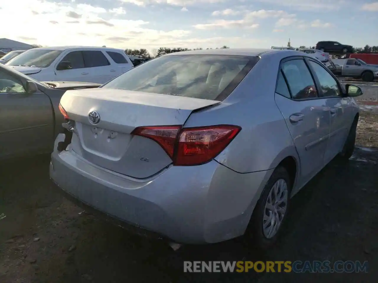 4 Photograph of a damaged car 2T1BURHE5KC246357 TOYOTA COROLLA 2019