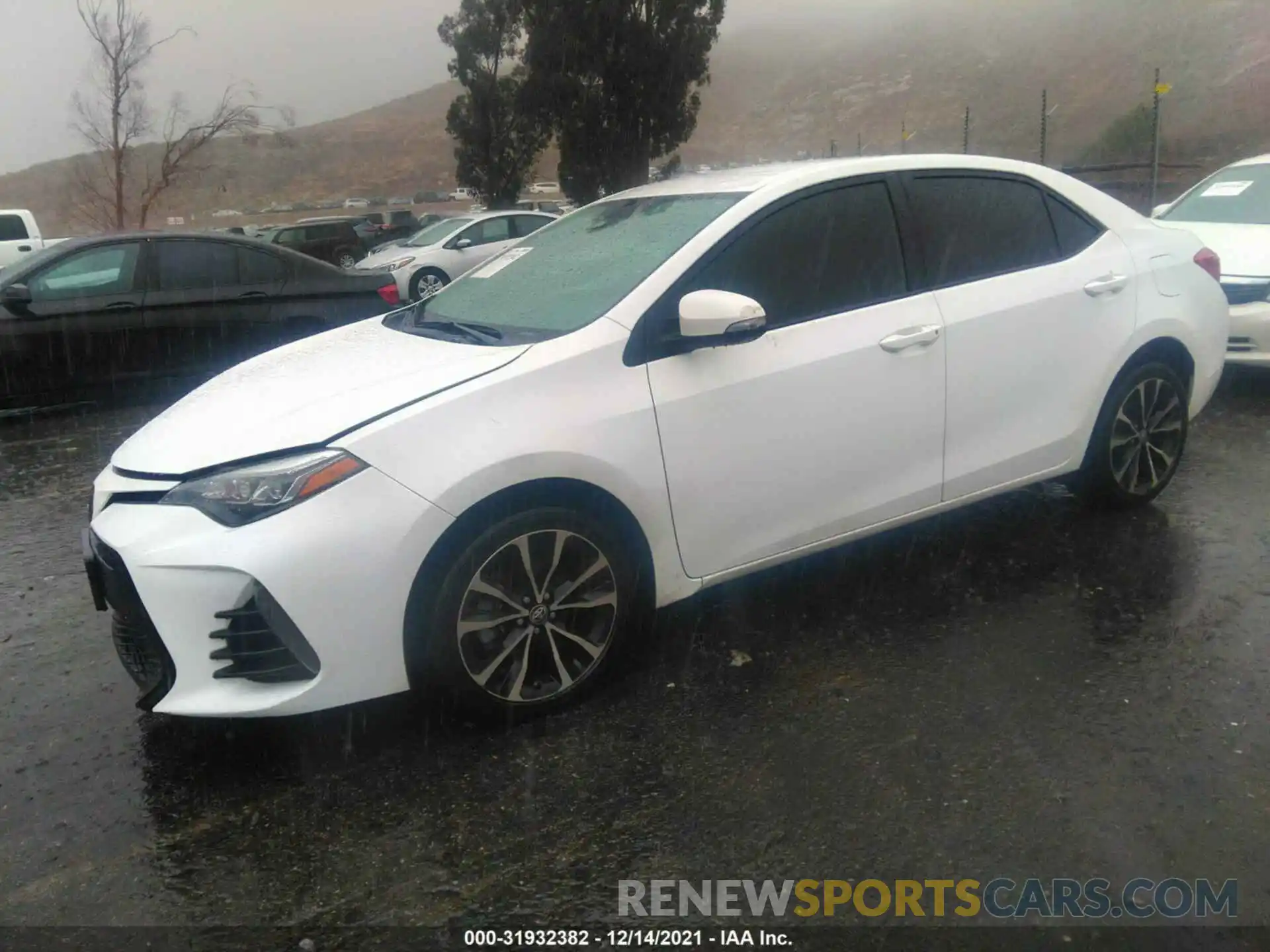 2 Photograph of a damaged car 2T1BURHE5KC246634 TOYOTA COROLLA 2019