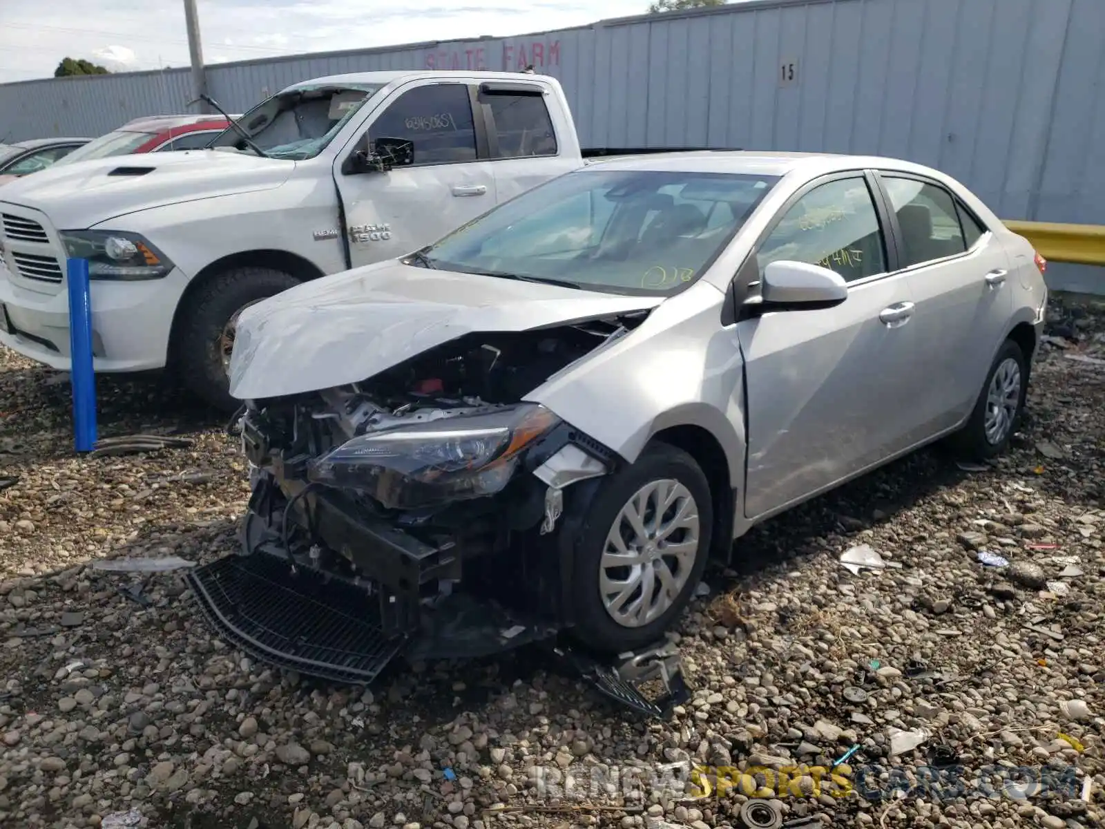 2 Photograph of a damaged car 2T1BURHE5KC246696 TOYOTA COROLLA 2019