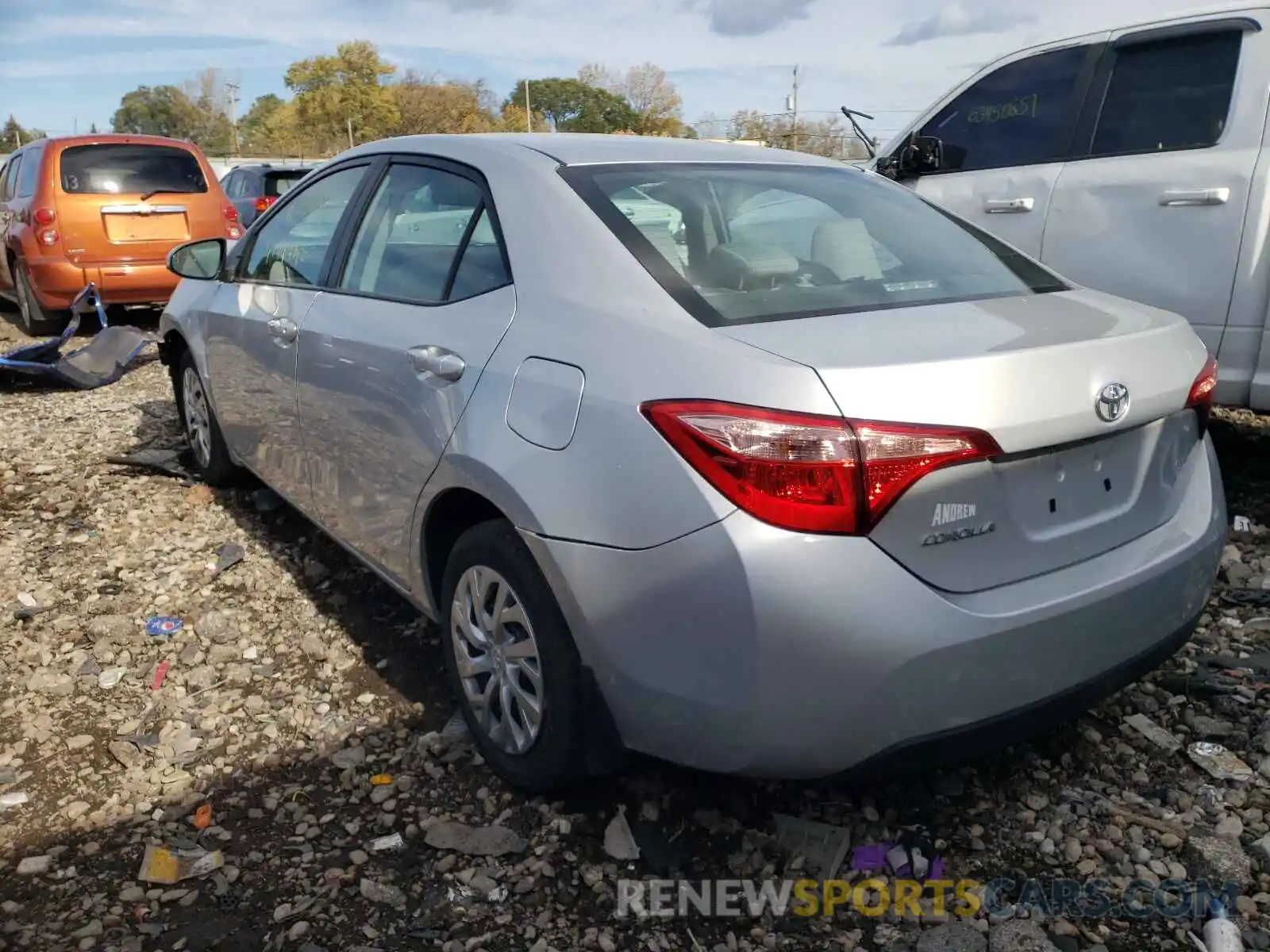 3 Photograph of a damaged car 2T1BURHE5KC246696 TOYOTA COROLLA 2019