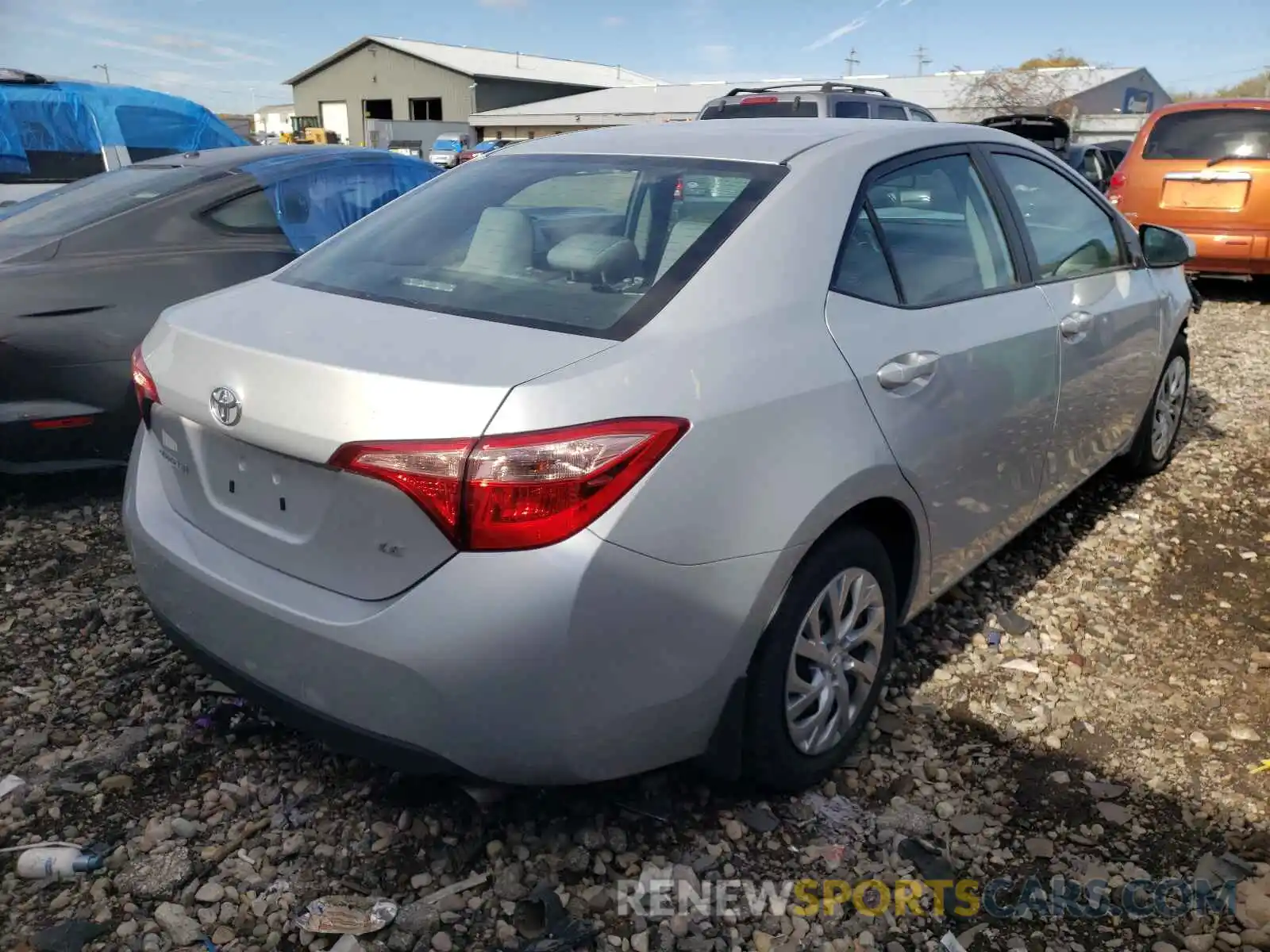 4 Photograph of a damaged car 2T1BURHE5KC246696 TOYOTA COROLLA 2019