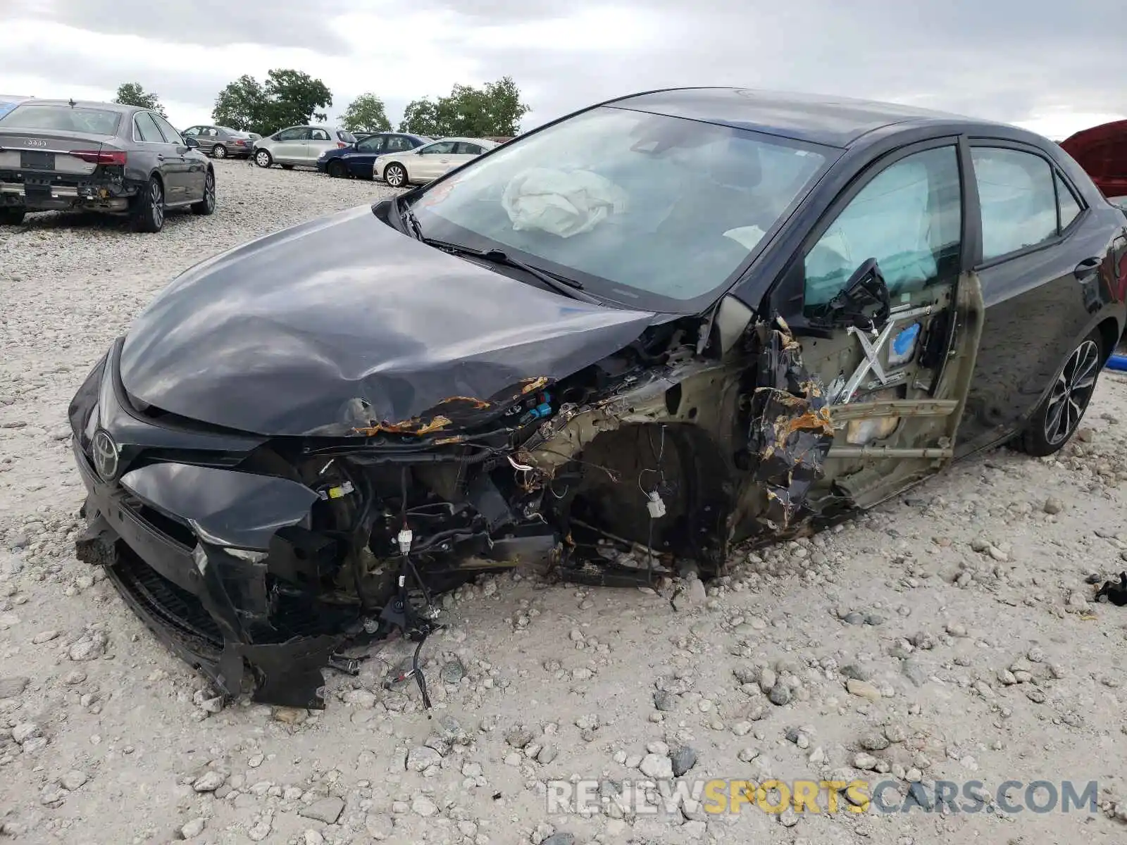 9 Photograph of a damaged car 2T1BURHE5KC246827 TOYOTA COROLLA 2019