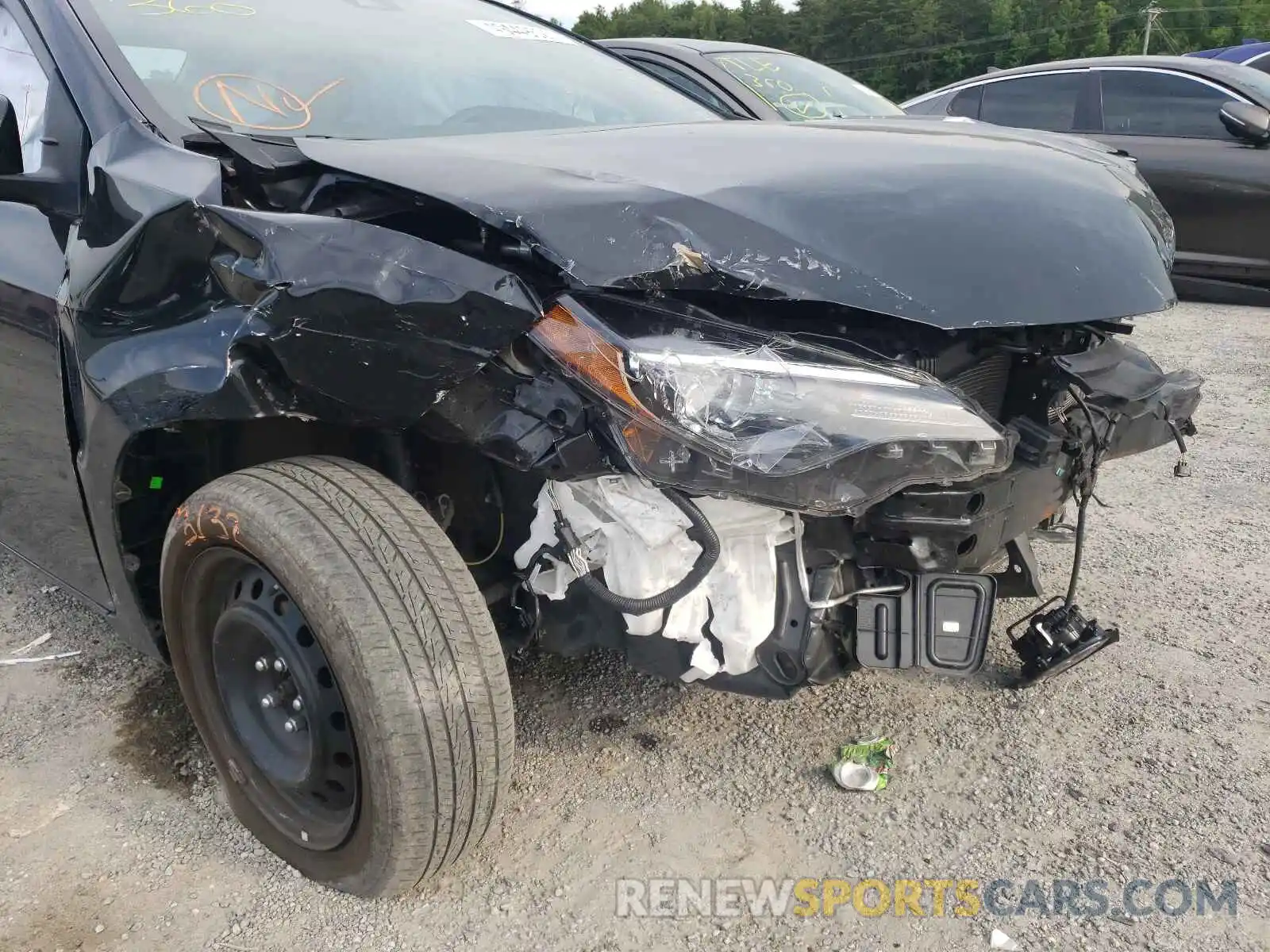 9 Photograph of a damaged car 2T1BURHE6KC125188 TOYOTA COROLLA 2019