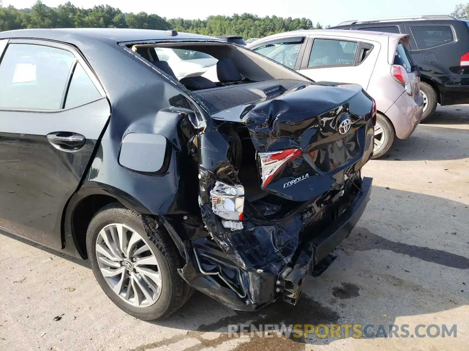 9 Photograph of a damaged car 2T1BURHE6KC126048 TOYOTA COROLLA 2019